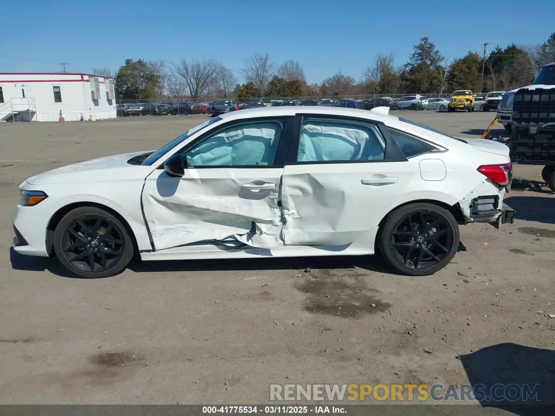 15 Photograph of a damaged car 2HGFE2F52RH533388 HONDA CIVIC 2024