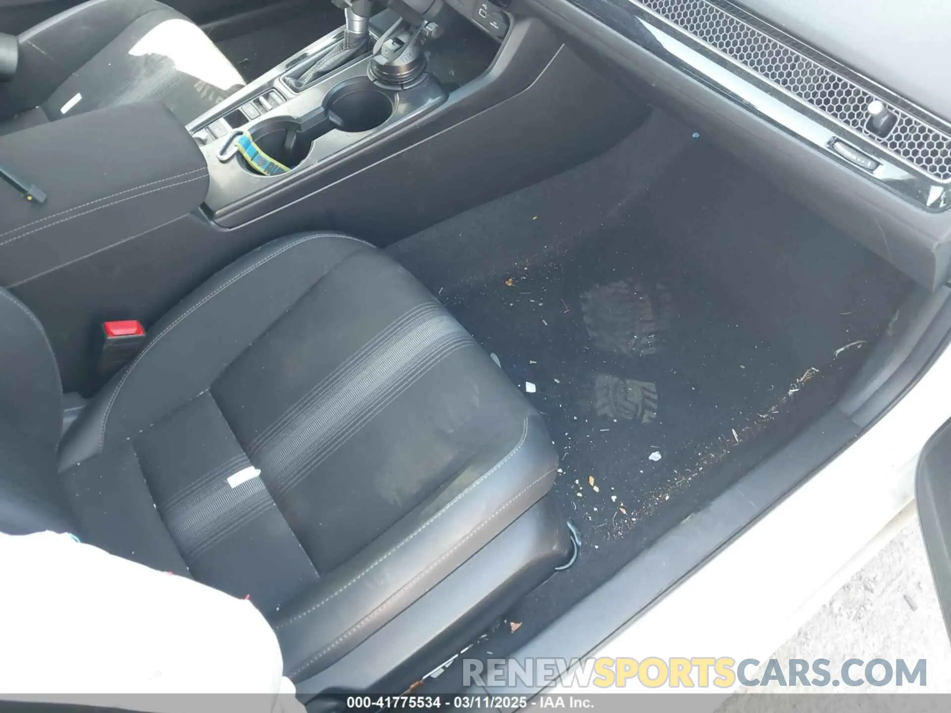 5 Photograph of a damaged car 2HGFE2F52RH533388 HONDA CIVIC 2024