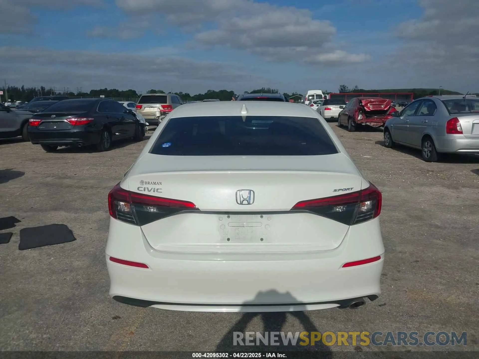 16 Photograph of a damaged car 2HGFE2F54RH531741 HONDA CIVIC 2024