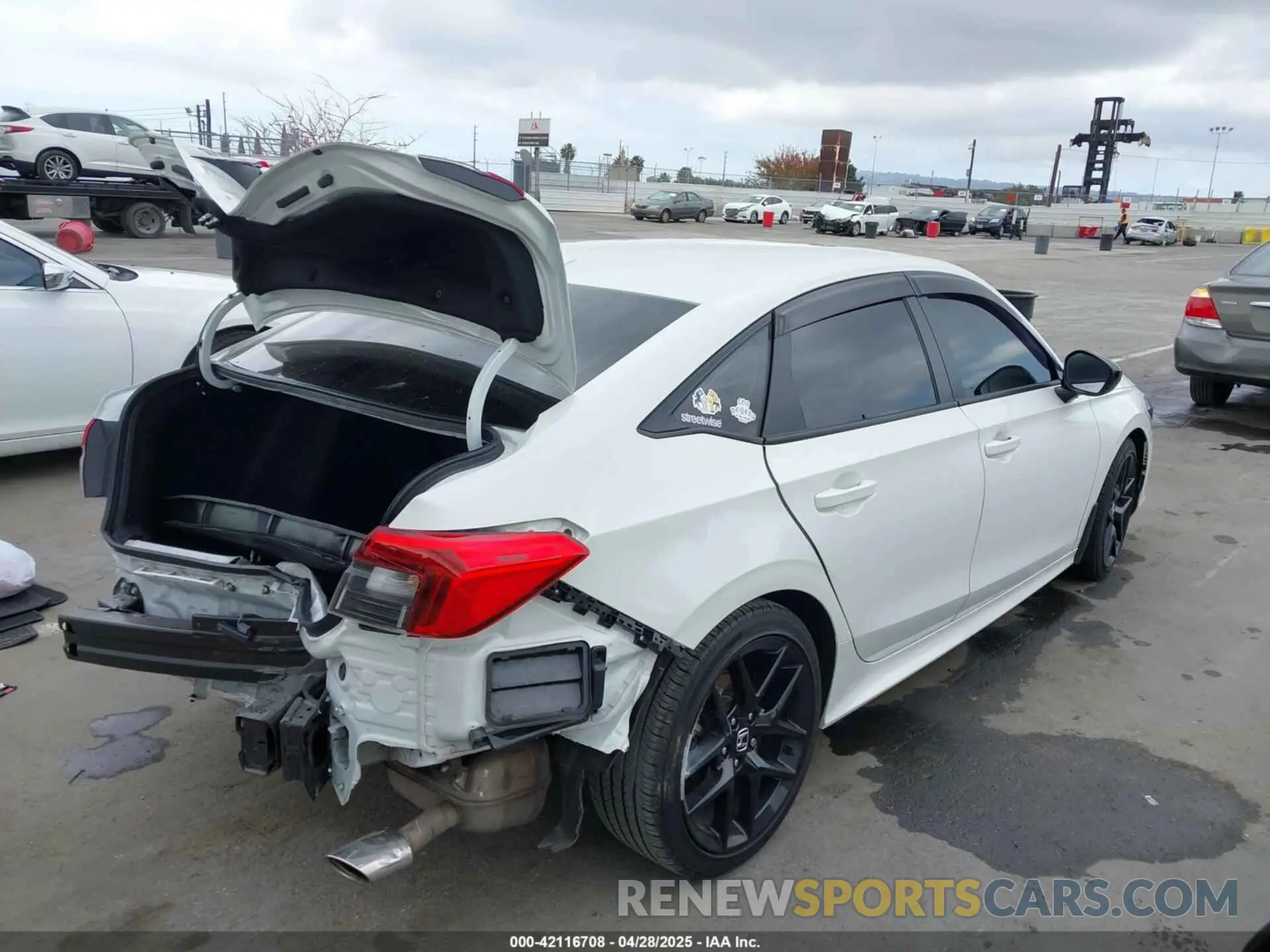 4 Photograph of a damaged car 2HGFE2F56RH507781 HONDA CIVIC 2024