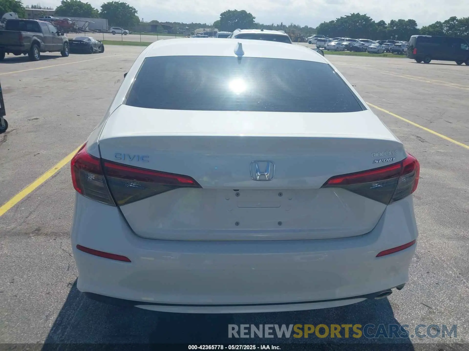16 Photograph of a damaged car 2HGFE2F56RH565096 HONDA CIVIC 2024