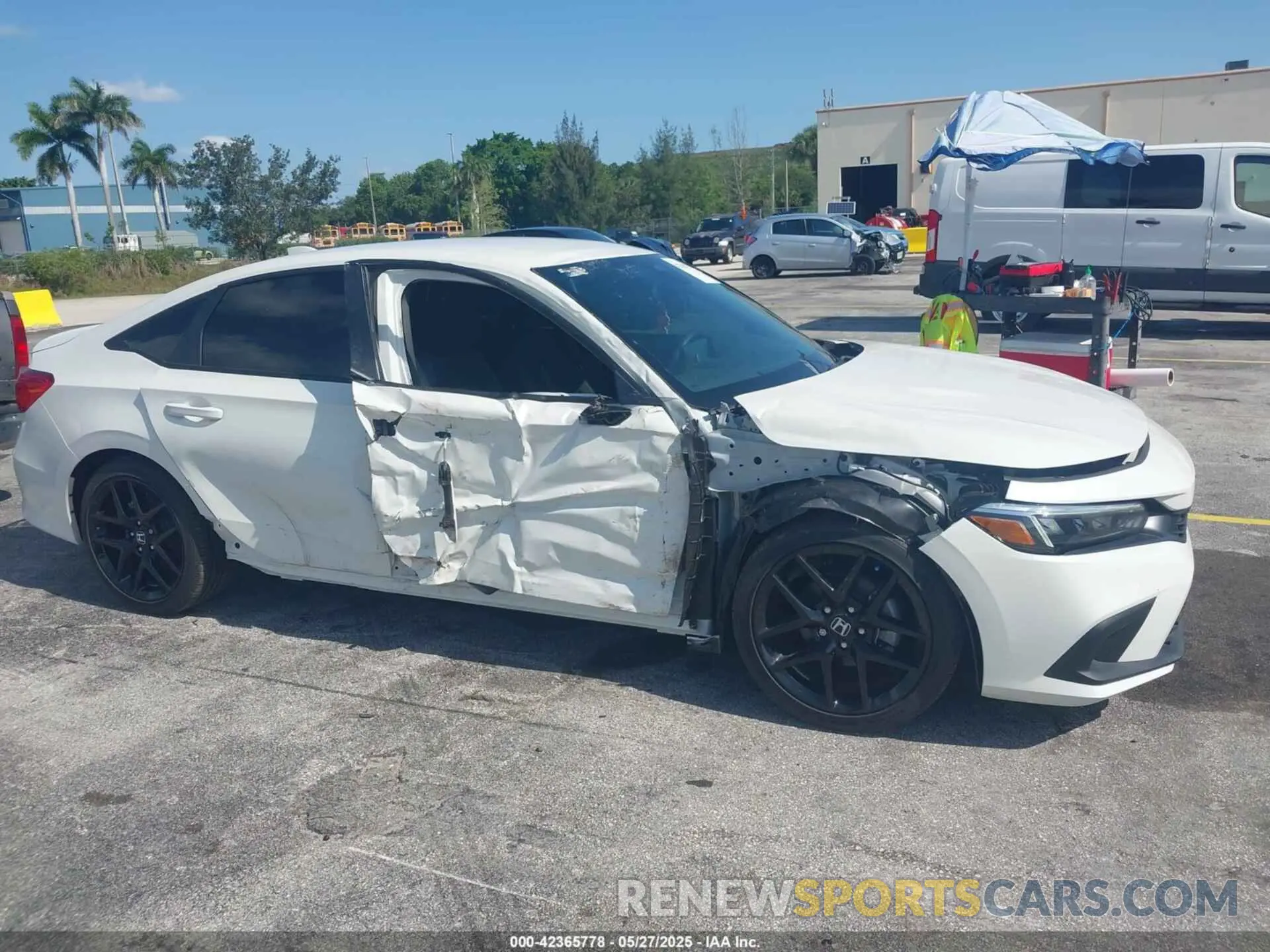 19 Photograph of a damaged car 2HGFE2F56RH565096 HONDA CIVIC 2024