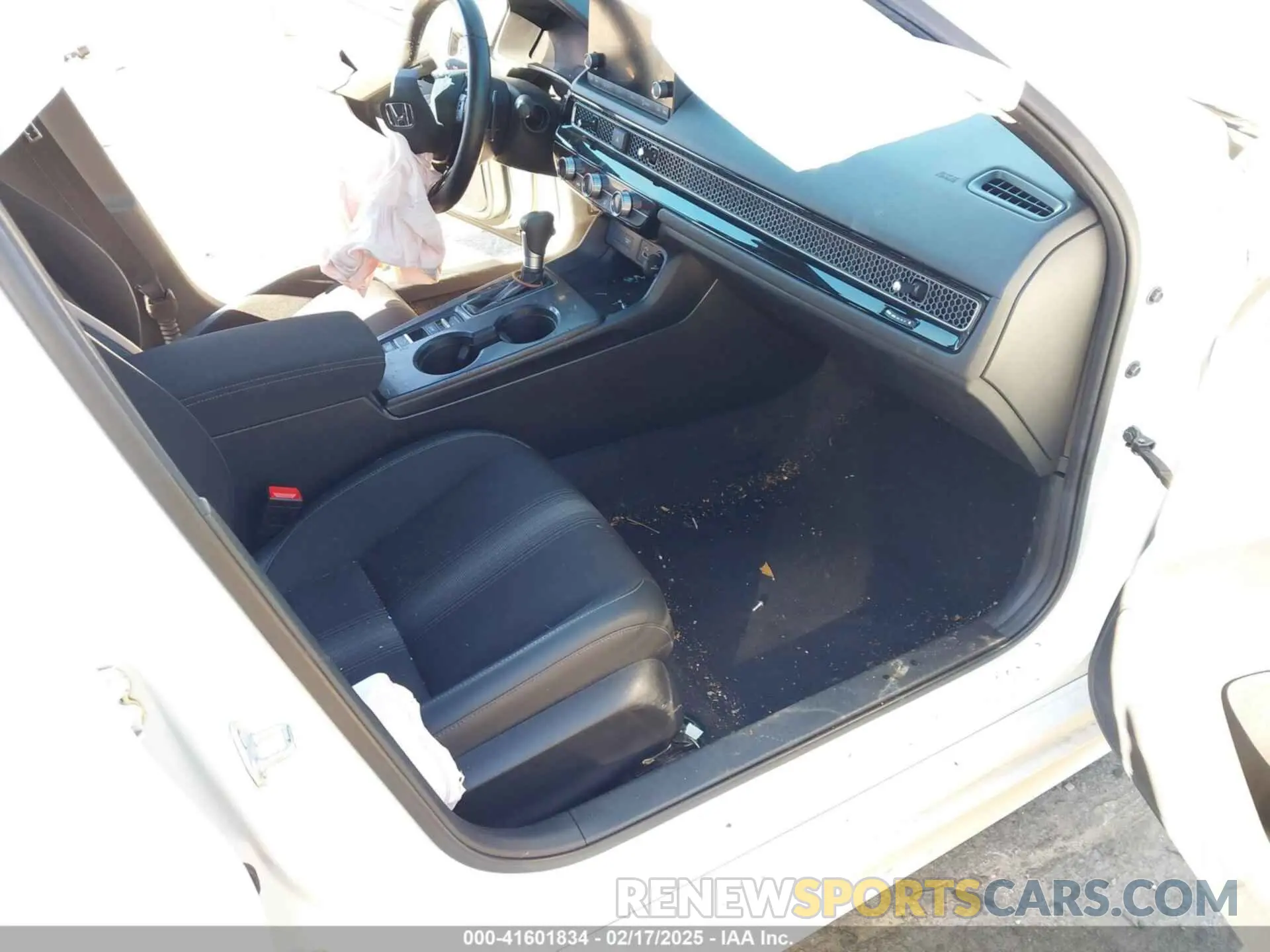 5 Photograph of a damaged car 2HGFE2F56RH575529 HONDA CIVIC 2024