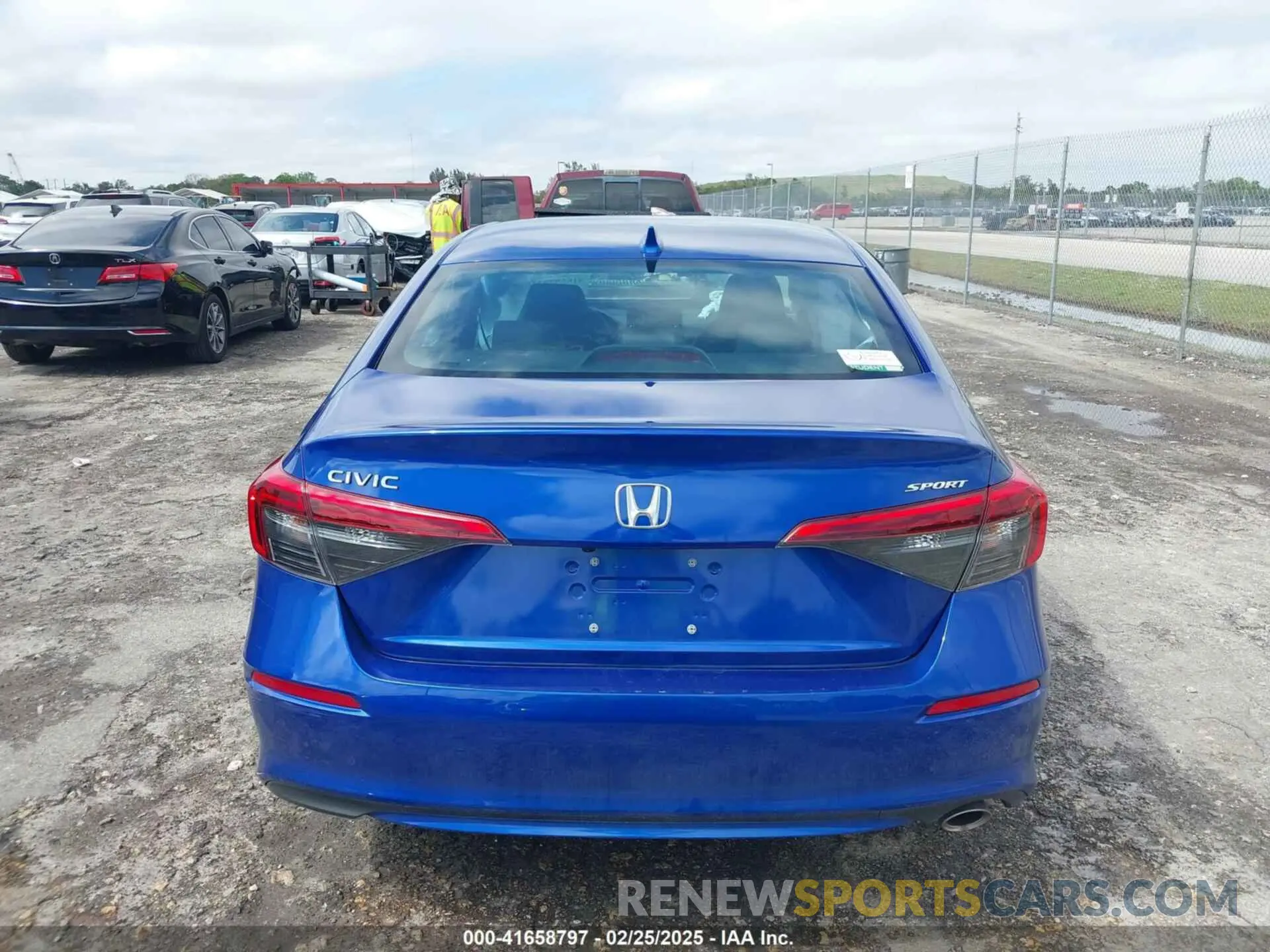 17 Photograph of a damaged car 2HGFE2F56RH587809 HONDA CIVIC 2024