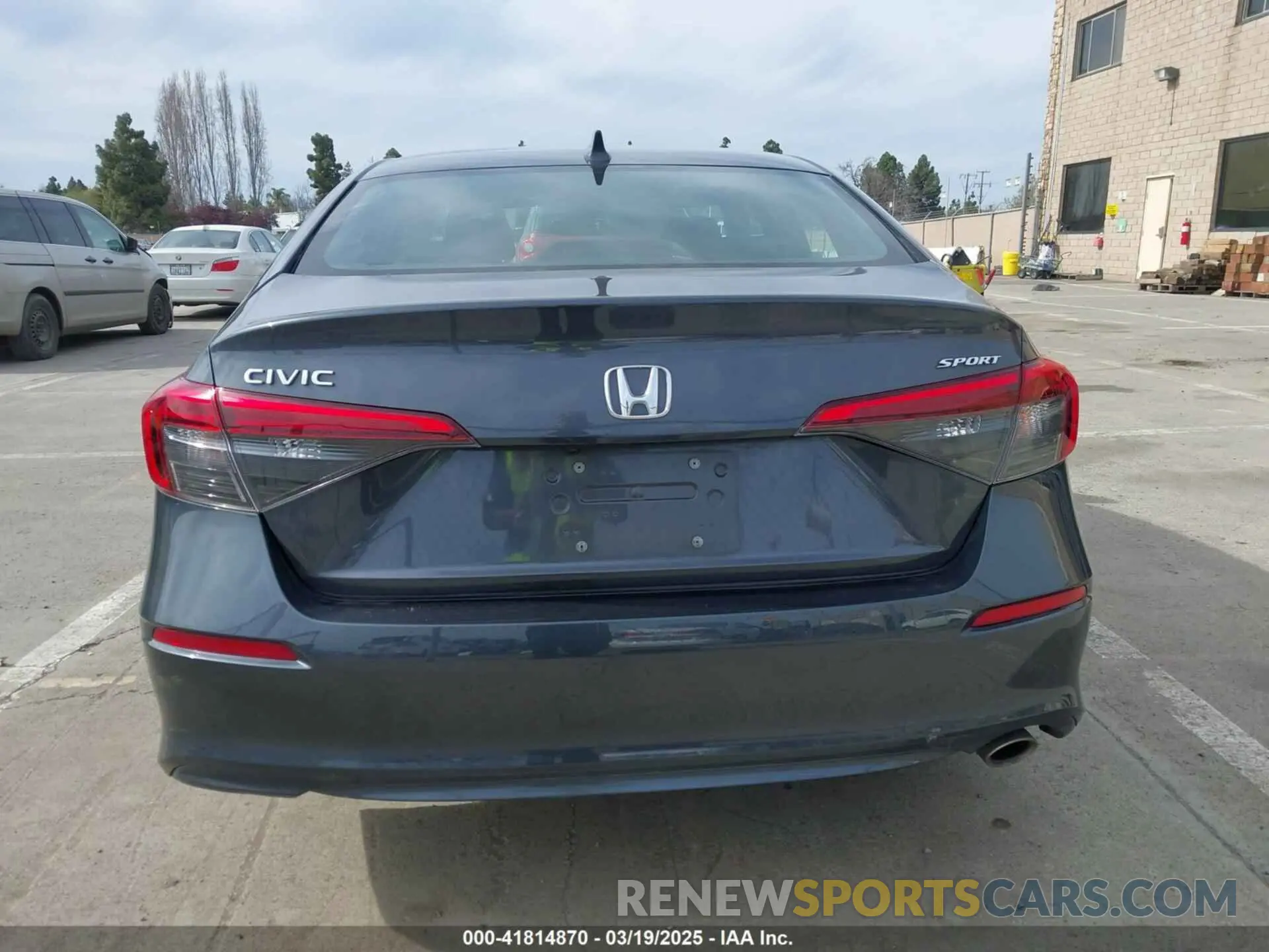 17 Photograph of a damaged car 2HGFE2F57RH512469 HONDA CIVIC 2024