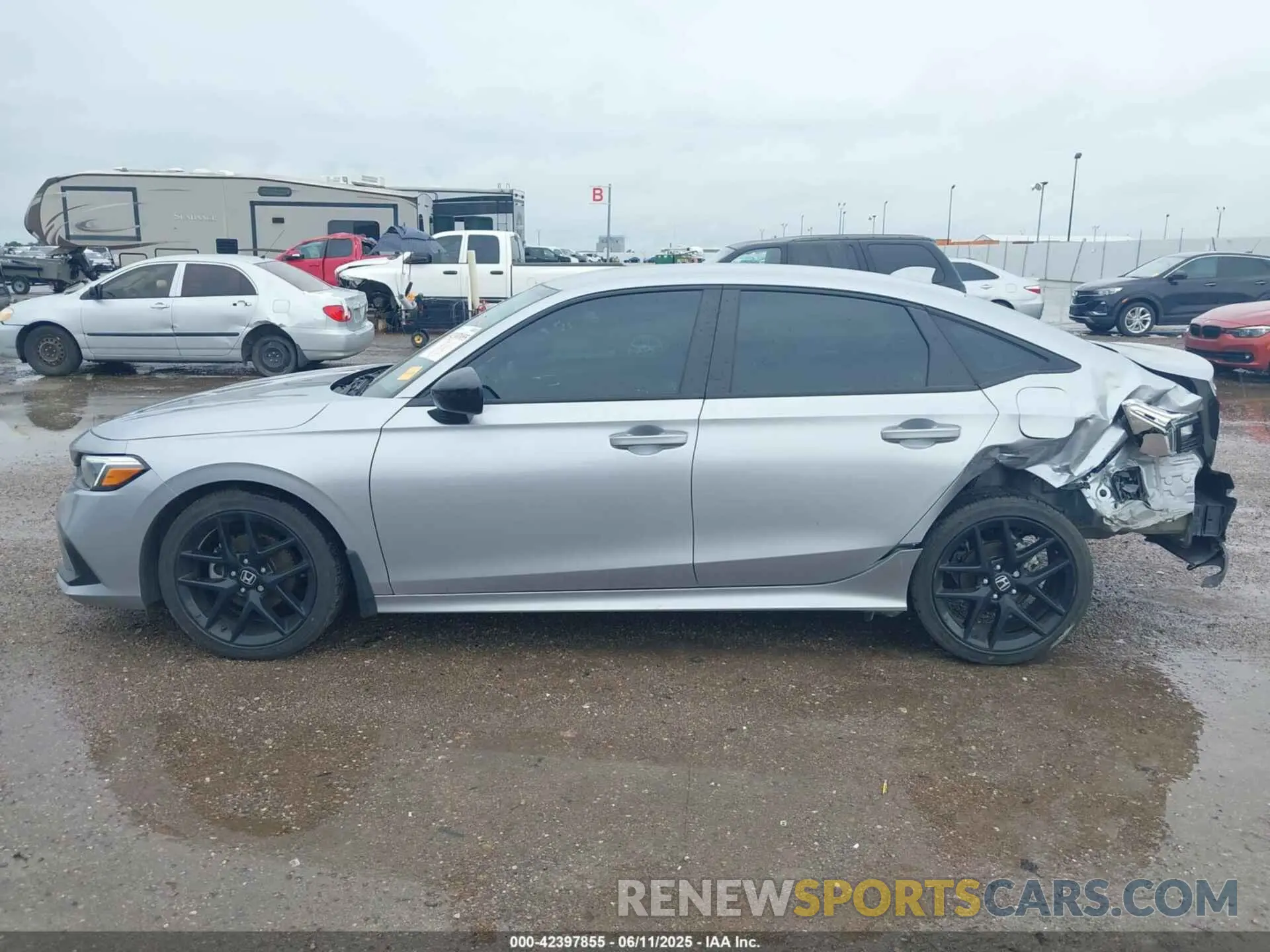 15 Photograph of a damaged car 2HGFE2F58RH523366 HONDA CIVIC 2024