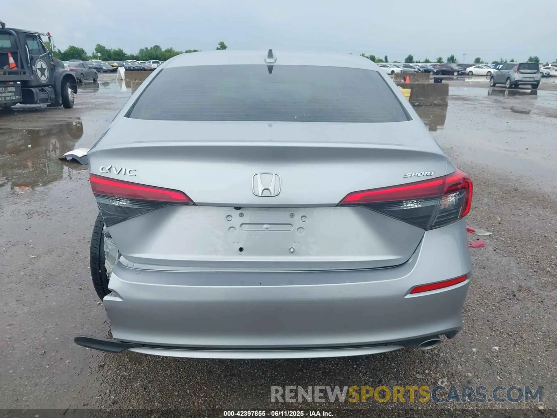 17 Photograph of a damaged car 2HGFE2F58RH523366 HONDA CIVIC 2024