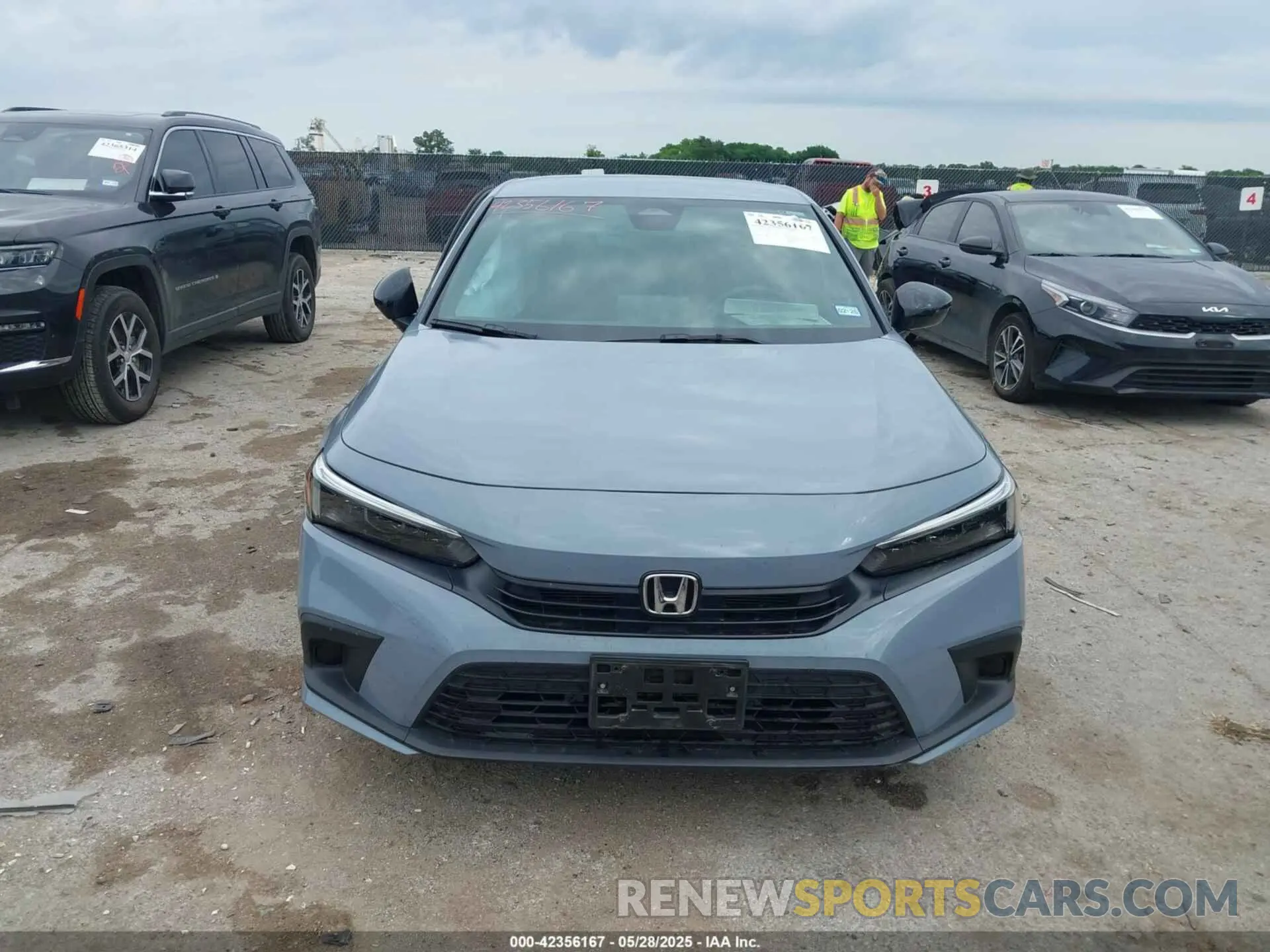12 Photograph of a damaged car 2HGFE2F58RH556352 HONDA CIVIC 2024