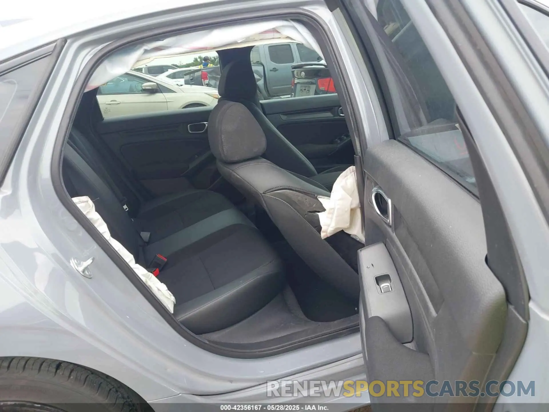 8 Photograph of a damaged car 2HGFE2F58RH556352 HONDA CIVIC 2024