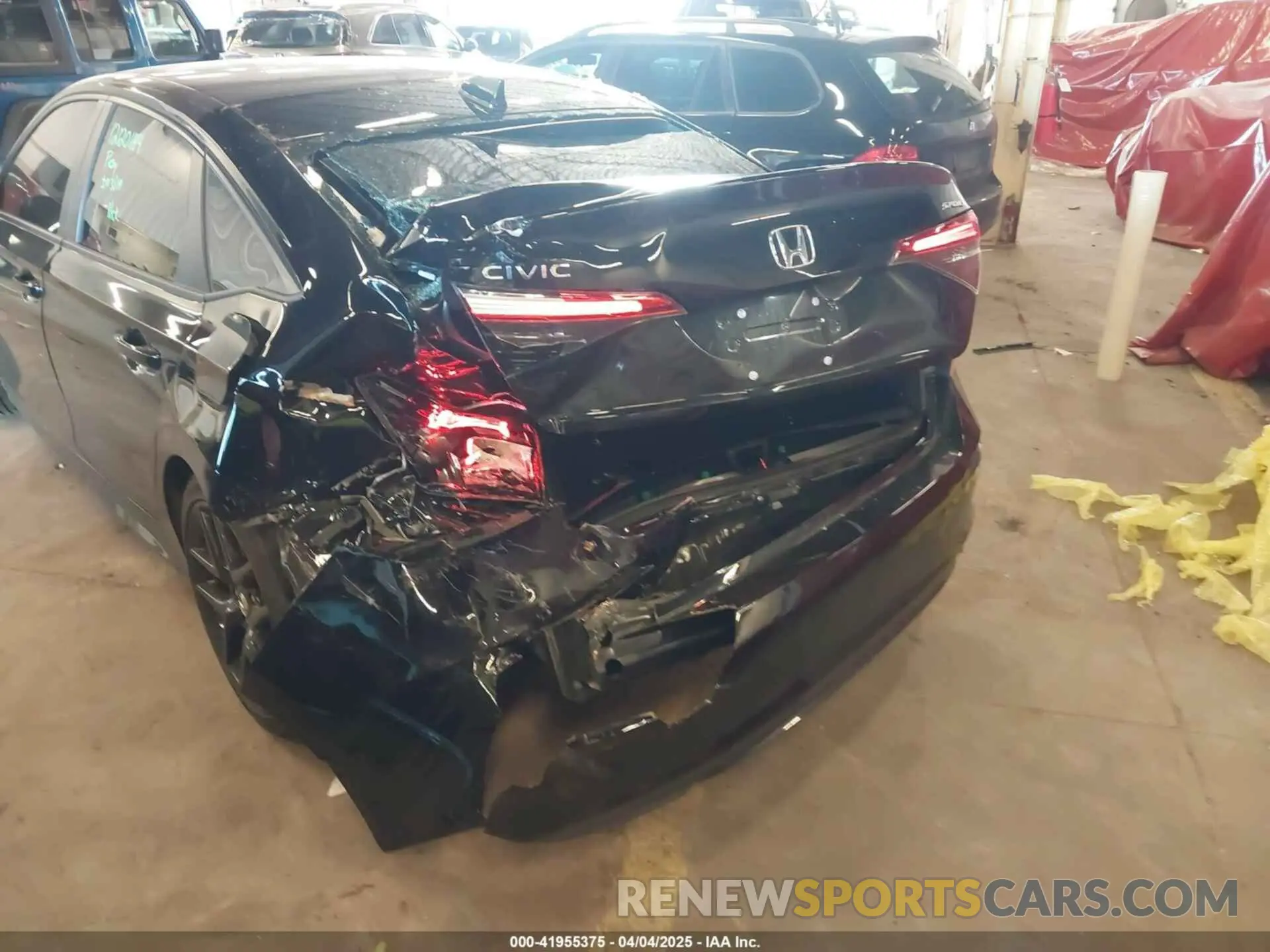 17 Photograph of a damaged car 2HGFE2F58RH589660 HONDA CIVIC 2024