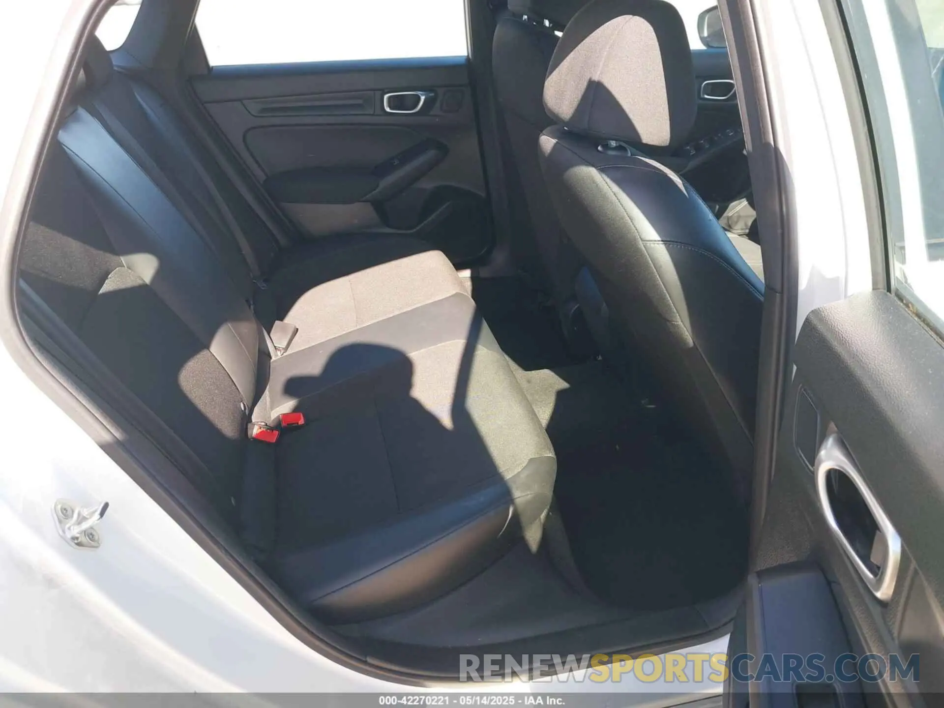 8 Photograph of a damaged car 2HGFE2F59RH504518 HONDA CIVIC 2024