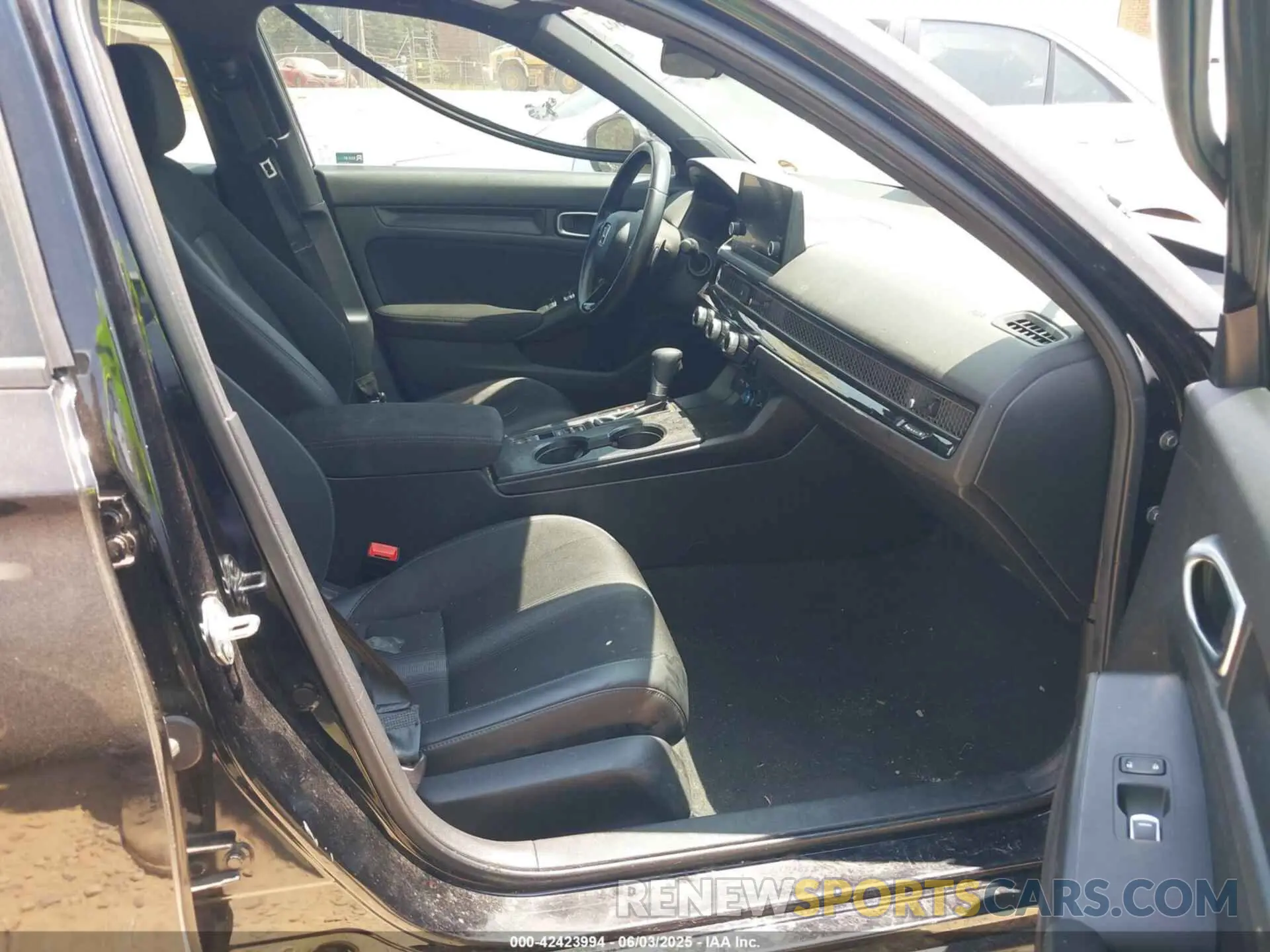 5 Photograph of a damaged car 2HGFE2F59RH550169 HONDA CIVIC 2024