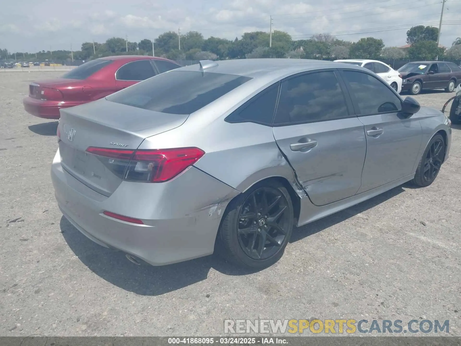4 Photograph of a damaged car 2HGFE2F5XRH505368 HONDA CIVIC 2024