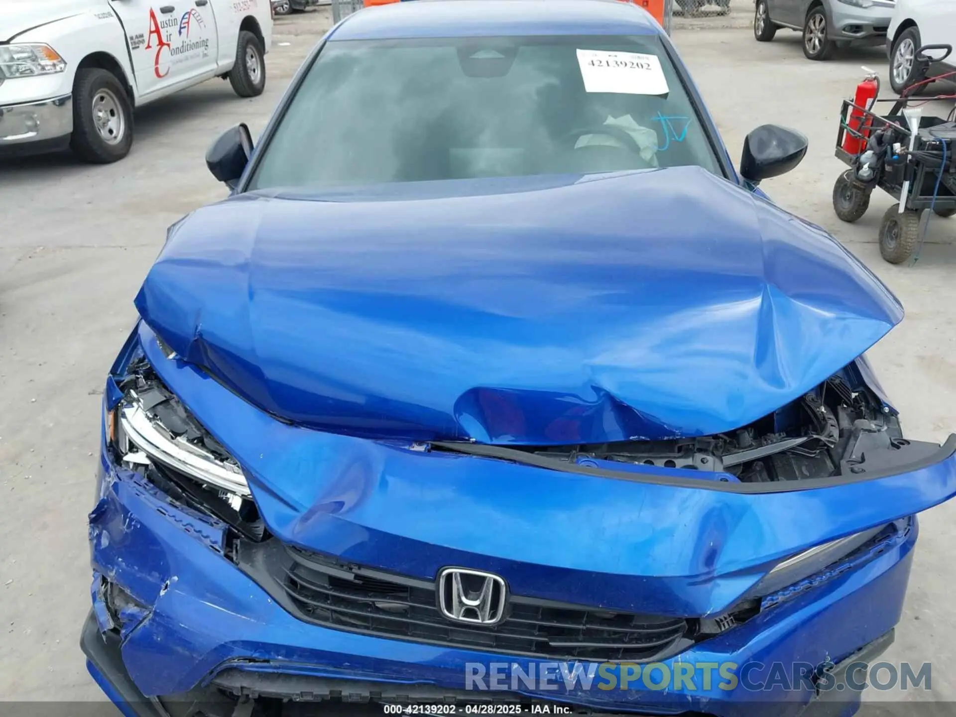 12 Photograph of a damaged car 2HGFE2F5XRH516516 HONDA CIVIC 2024