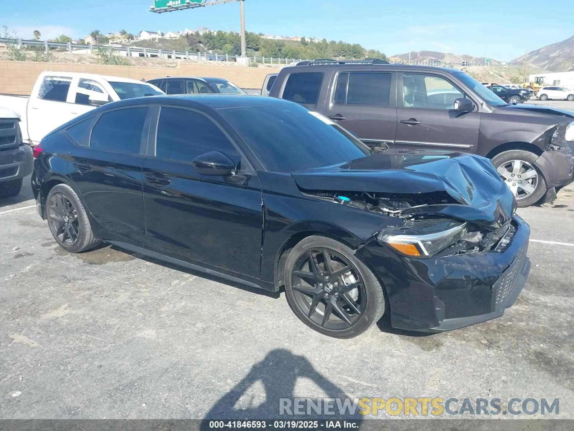 1 Photograph of a damaged car 19XFL2H80SE004602 HONDA CIVIC 2025