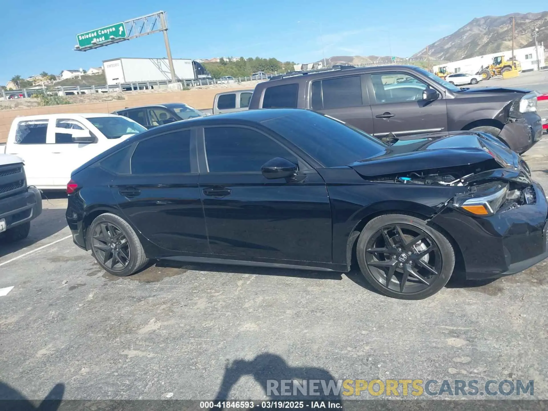 13 Photograph of a damaged car 19XFL2H80SE004602 HONDA CIVIC 2025
