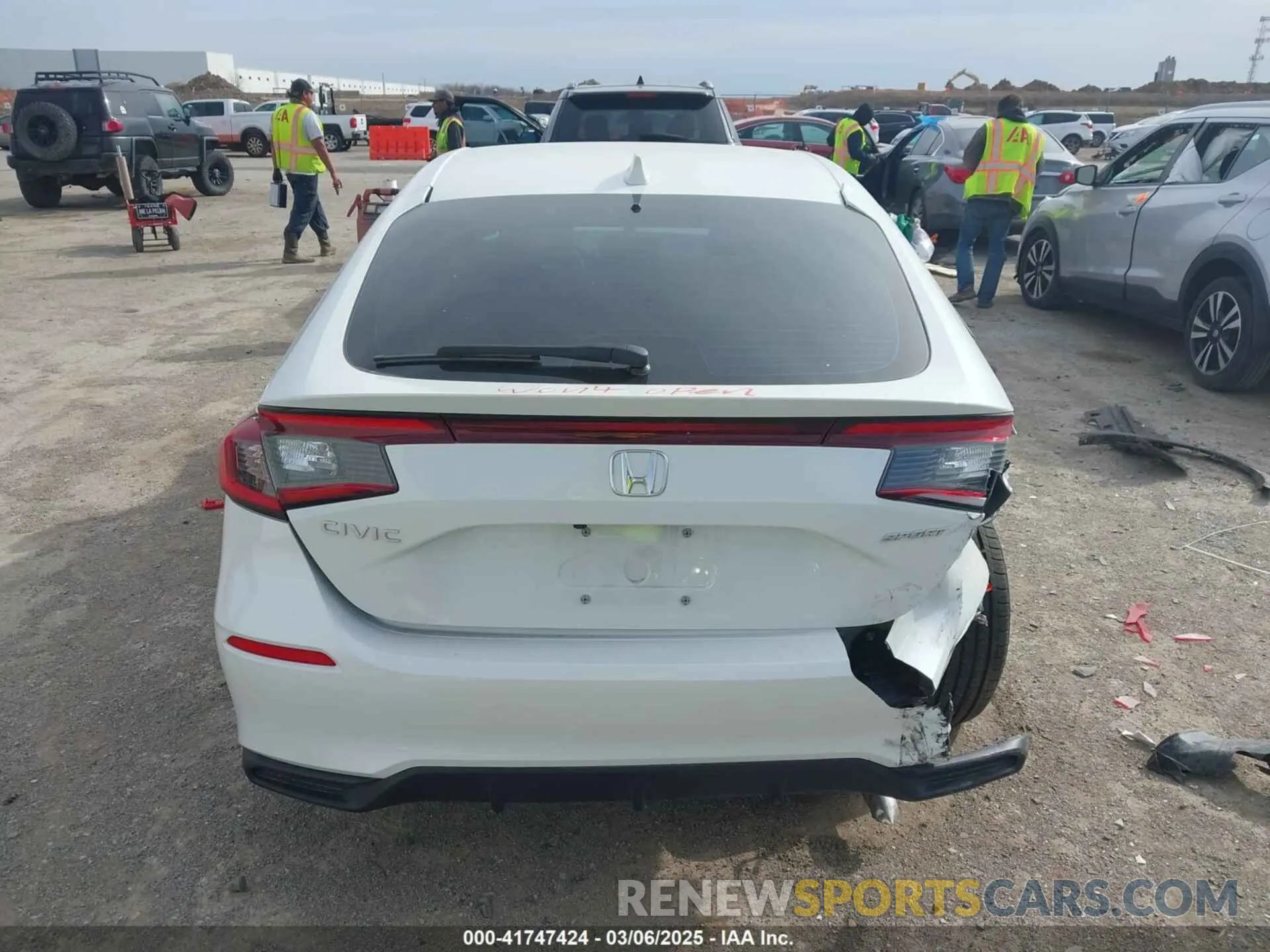 16 Photograph of a damaged car 19XFL2H80SE004938 HONDA CIVIC 2025