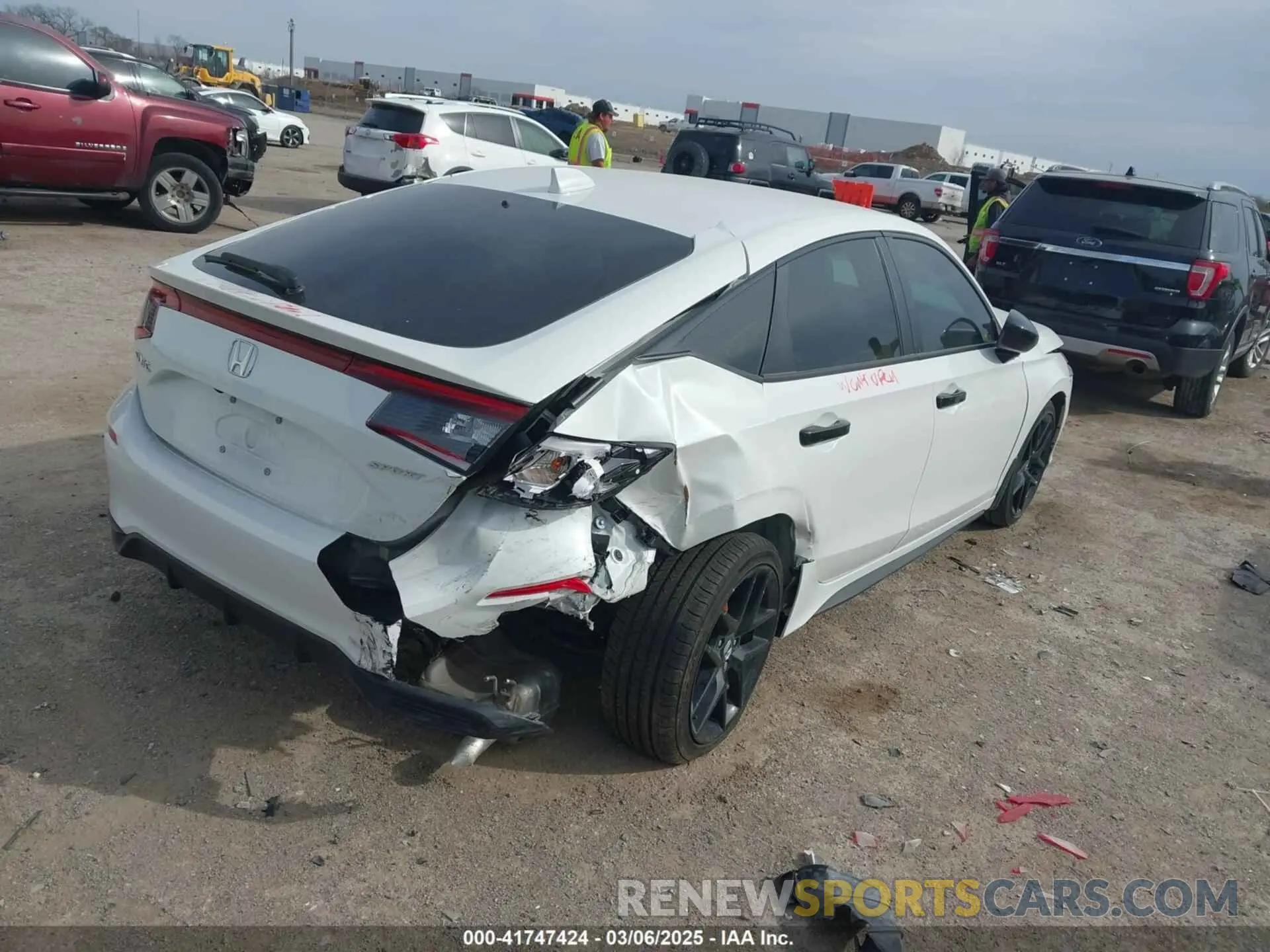 4 Photograph of a damaged car 19XFL2H80SE004938 HONDA CIVIC 2025
