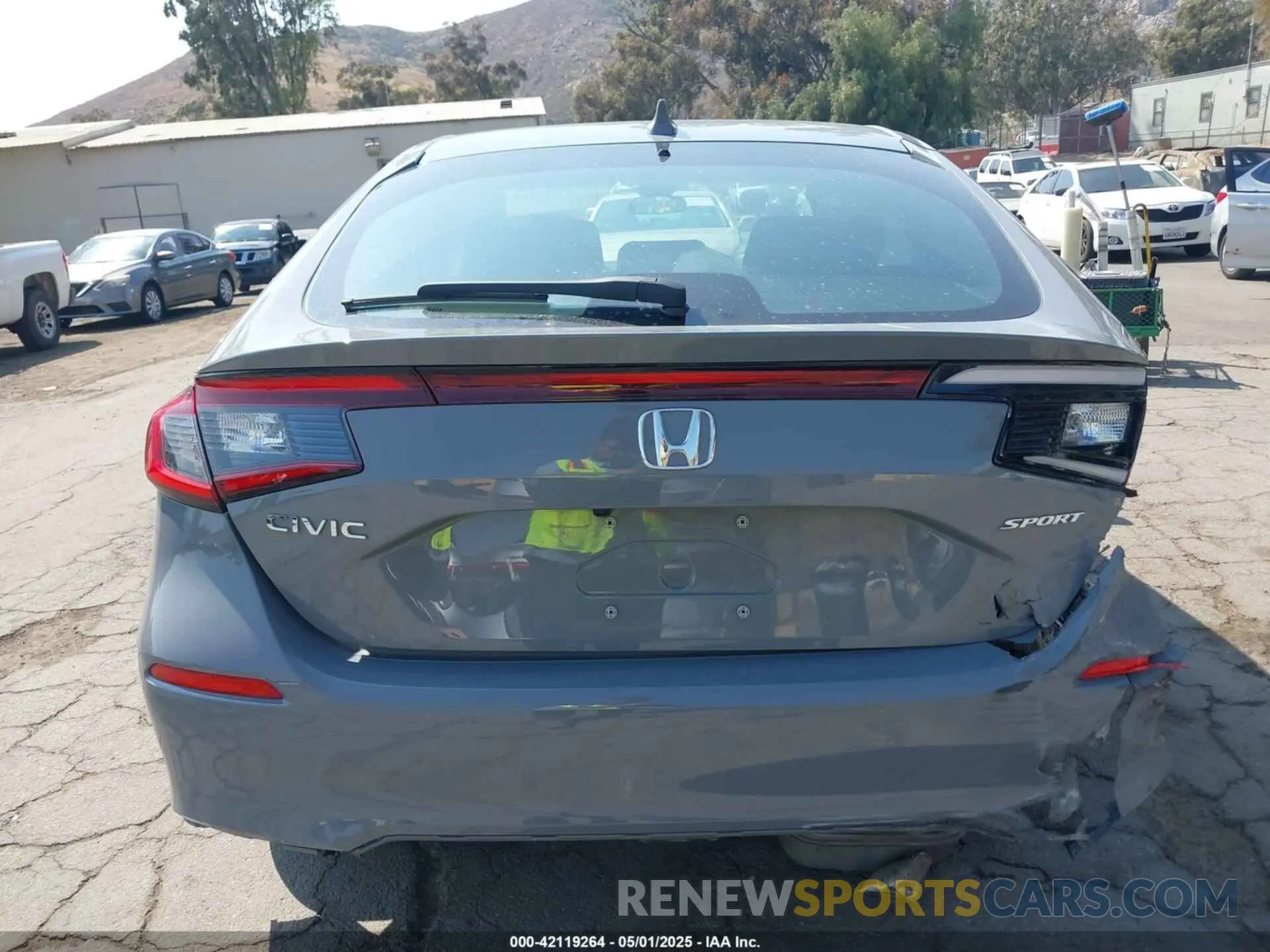 16 Photograph of a damaged car 19XFL2H81SE012336 HONDA CIVIC 2025