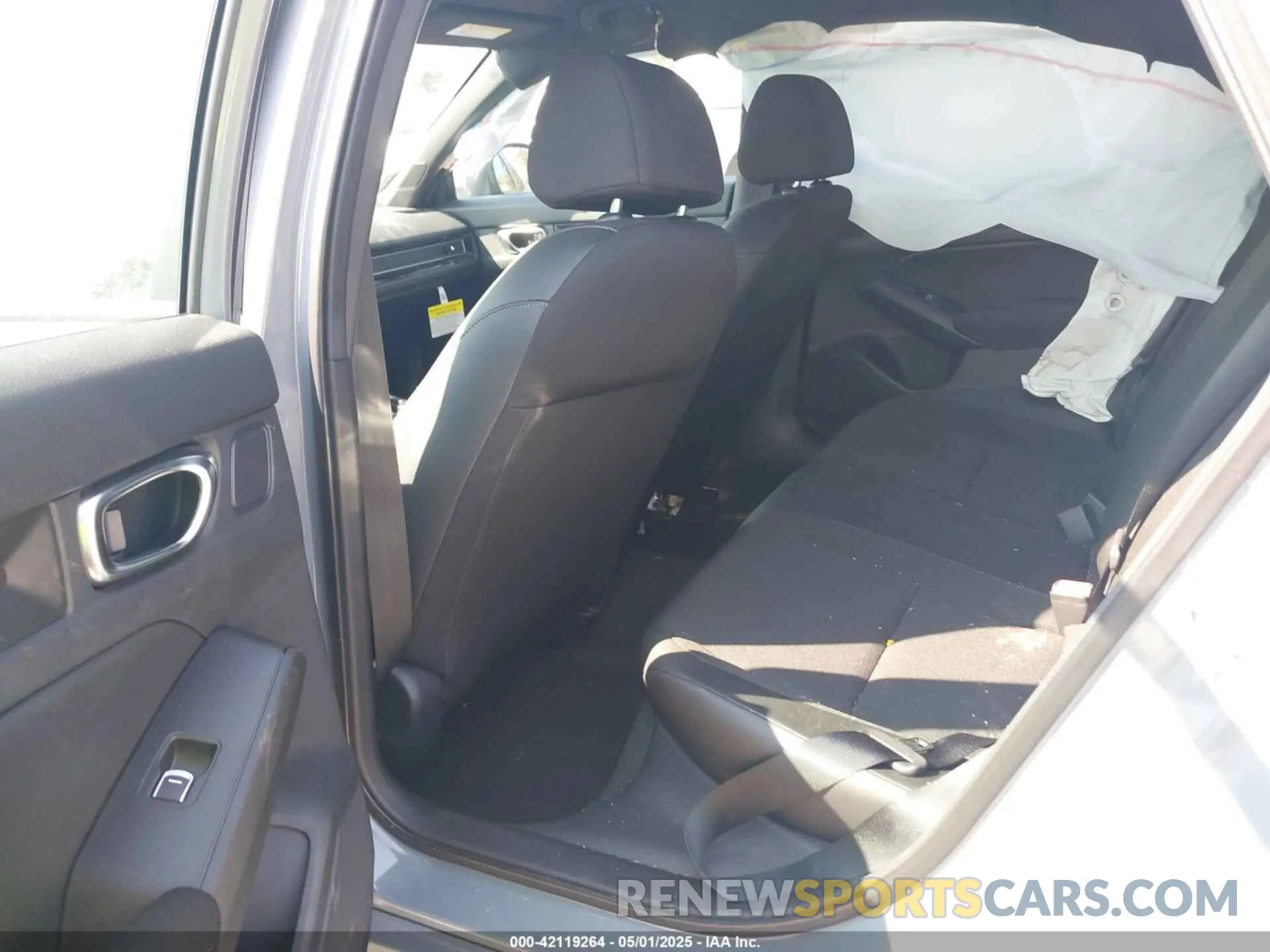 8 Photograph of a damaged car 19XFL2H81SE012336 HONDA CIVIC 2025