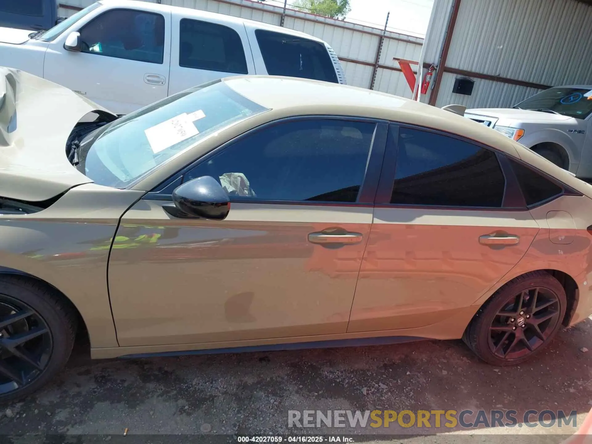 14 Photograph of a damaged car 19XFL2H81SE014202 HONDA CIVIC 2025