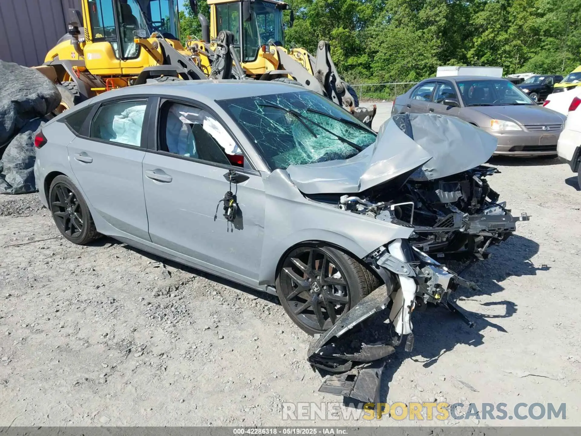 1 Photograph of a damaged car 19XFL2H81SE025815 HONDA CIVIC 2025