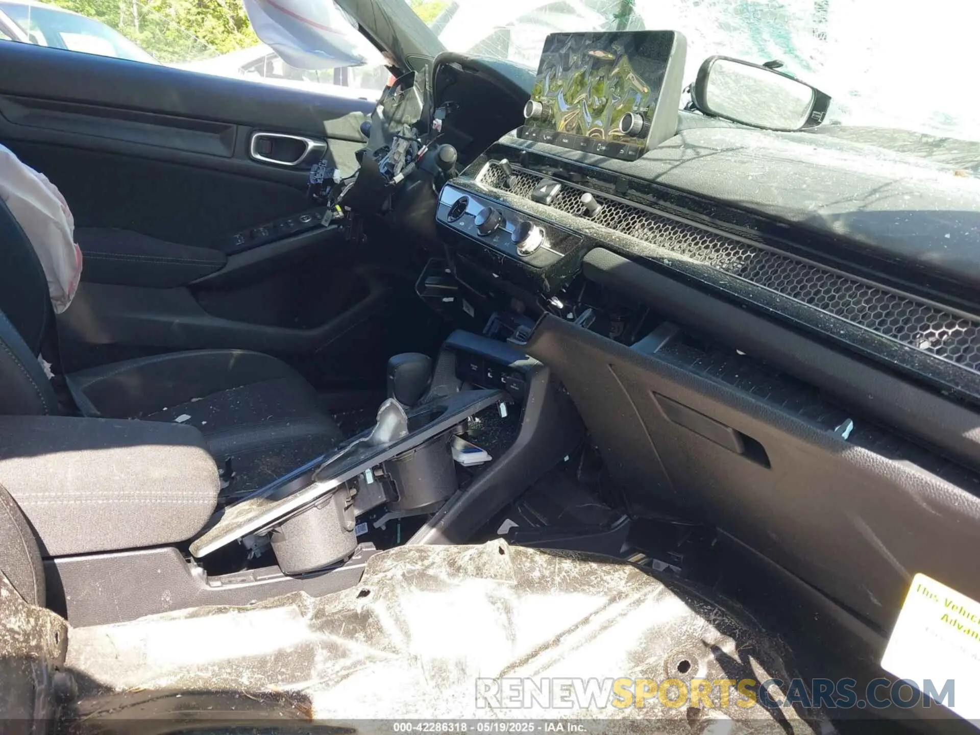 5 Photograph of a damaged car 19XFL2H81SE025815 HONDA CIVIC 2025