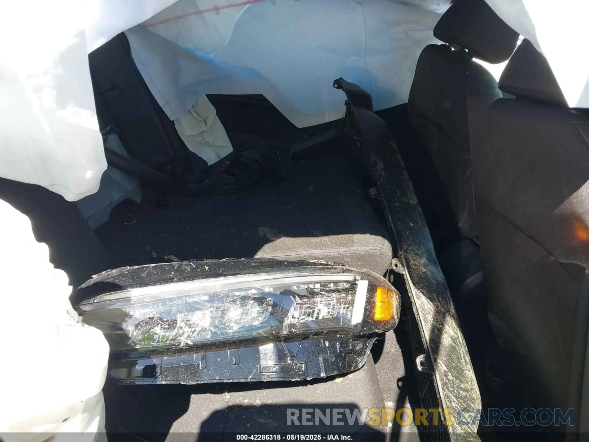 8 Photograph of a damaged car 19XFL2H81SE025815 HONDA CIVIC 2025
