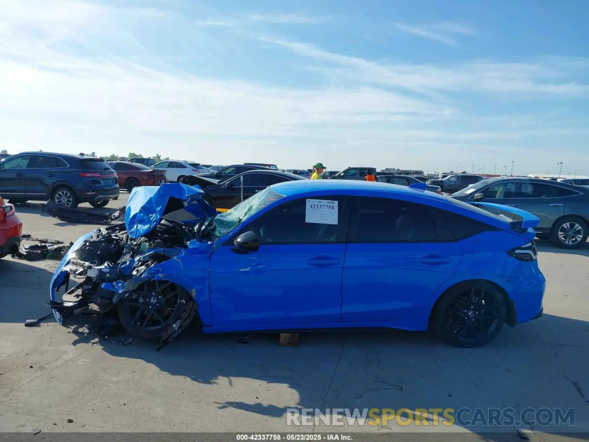 15 Photograph of a damaged car 19XFL2H82SE006206 HONDA CIVIC 2025