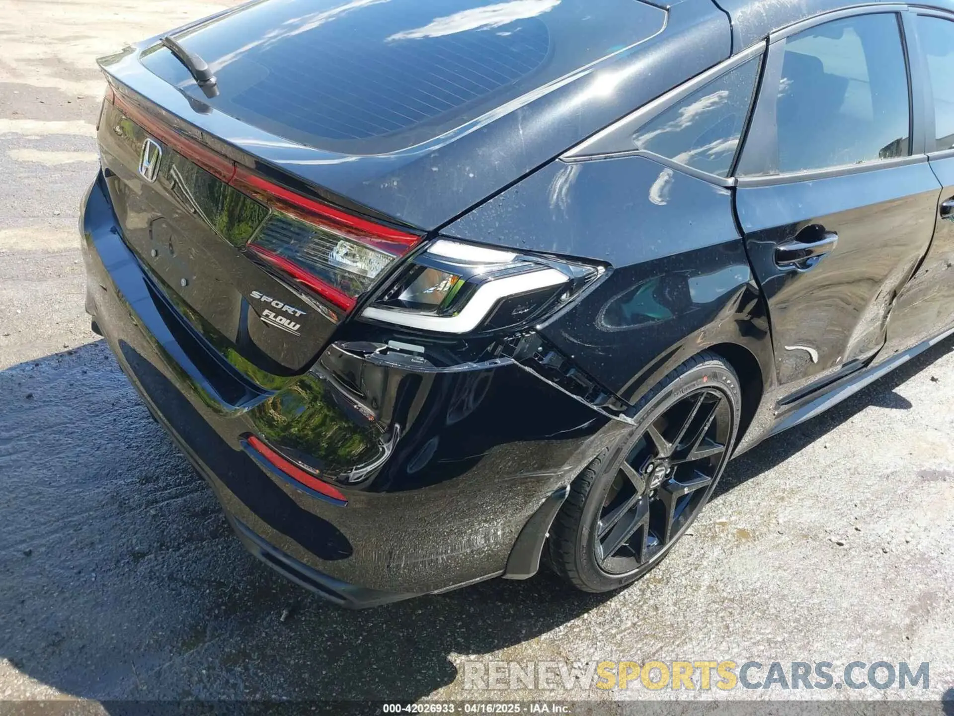18 Photograph of a damaged car 19XFL2H82SE015603 HONDA CIVIC 2025
