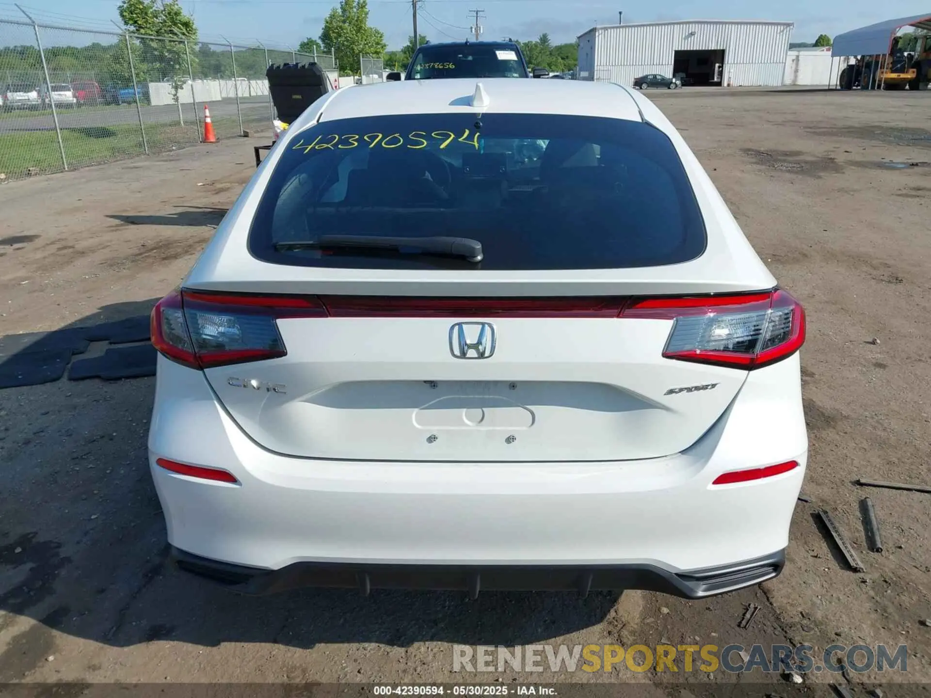 16 Photograph of a damaged car 19XFL2H83SE004092 HONDA CIVIC 2025