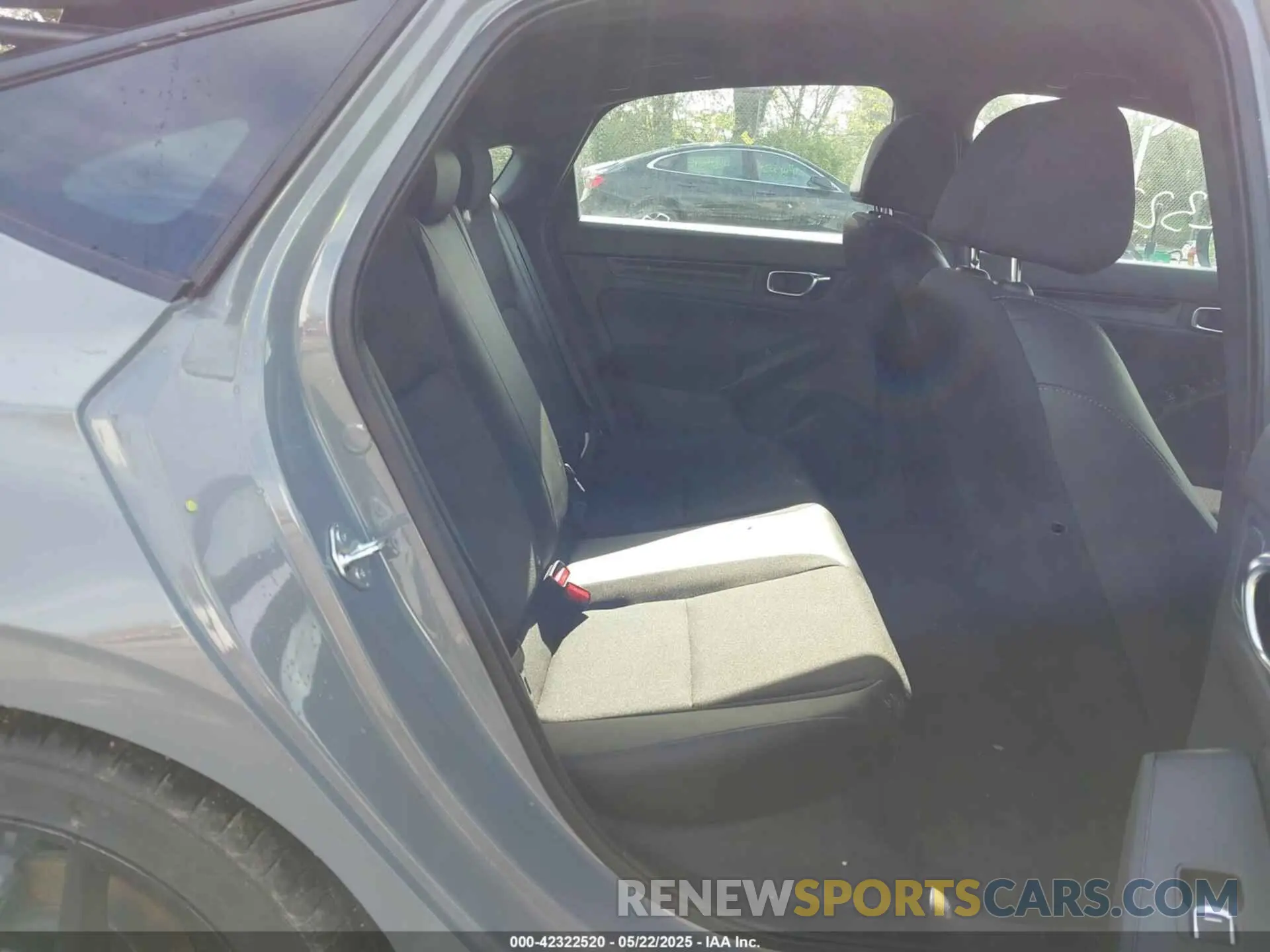 8 Photograph of a damaged car 19XFL2H83SE012631 HONDA CIVIC 2025