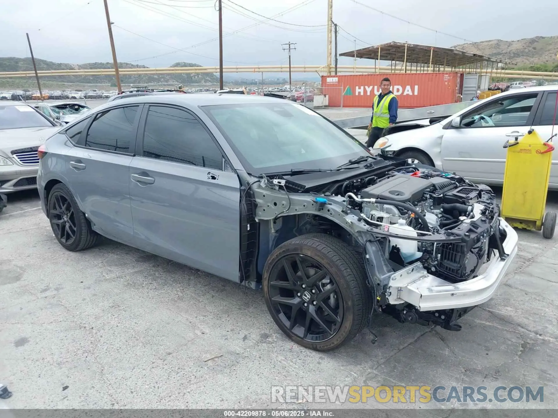 1 Photograph of a damaged car 19XFL2H83SE015318 HONDA CIVIC 2025