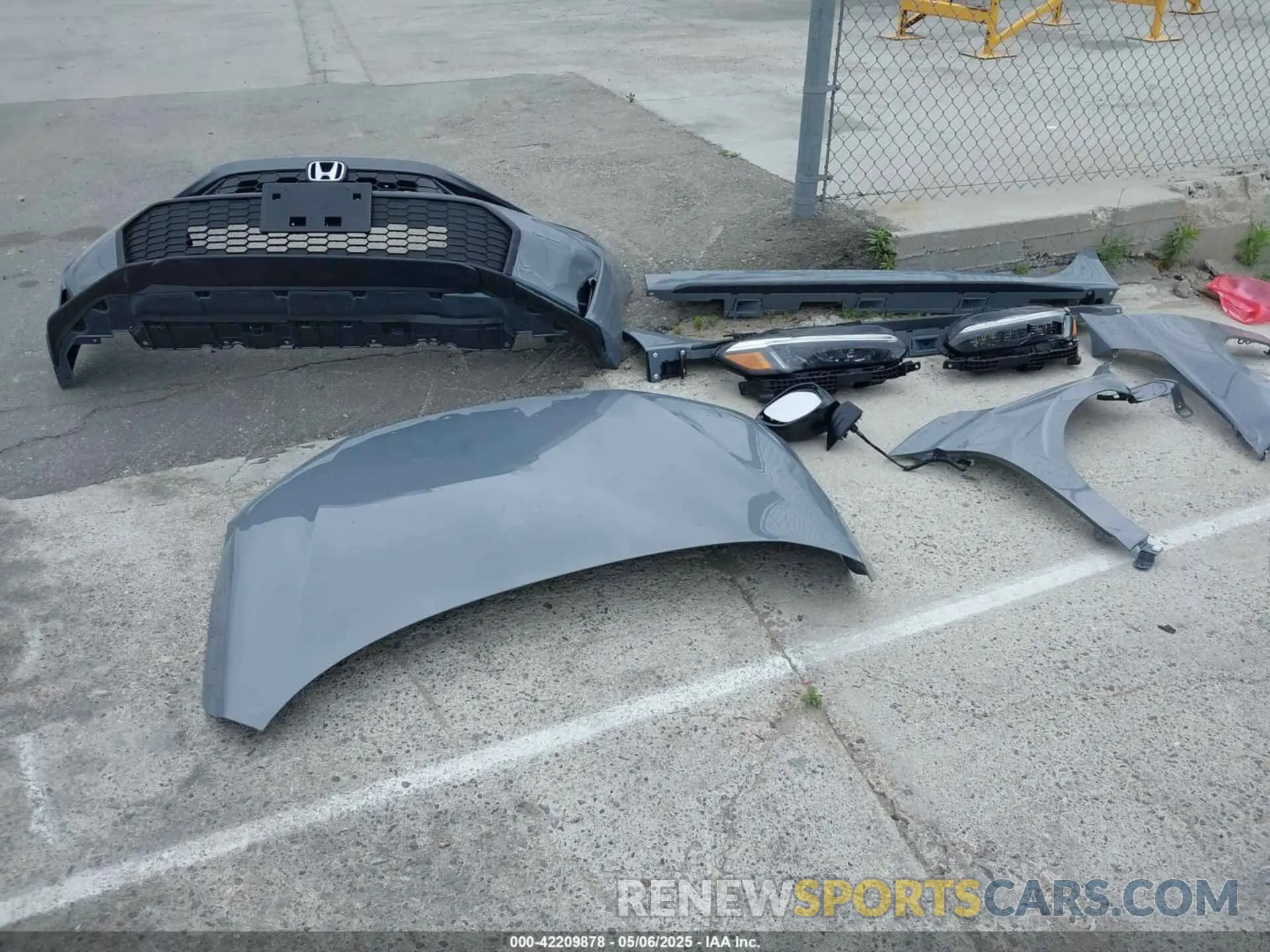 12 Photograph of a damaged car 19XFL2H83SE015318 HONDA CIVIC 2025