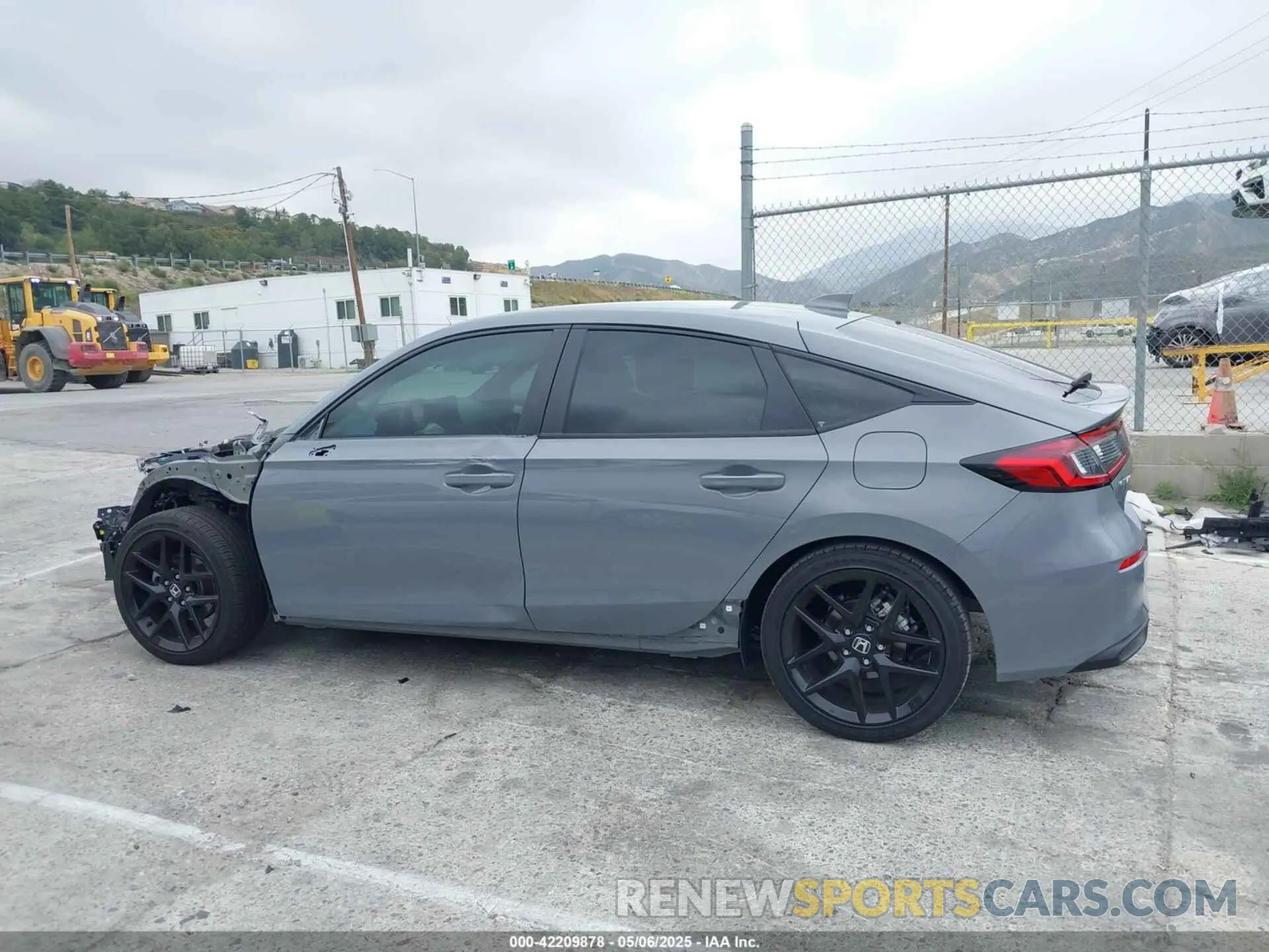 15 Photograph of a damaged car 19XFL2H83SE015318 HONDA CIVIC 2025