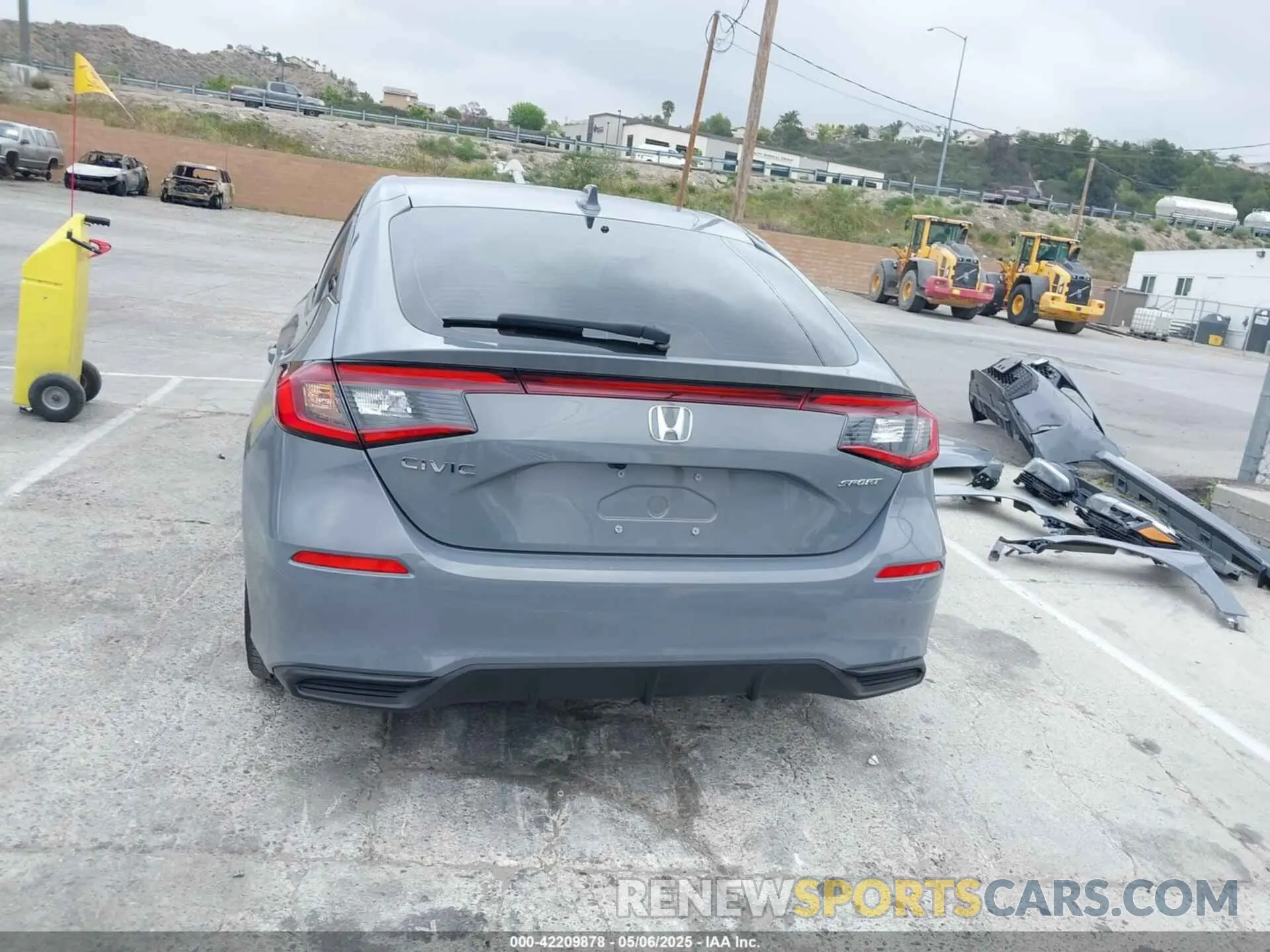 17 Photograph of a damaged car 19XFL2H83SE015318 HONDA CIVIC 2025