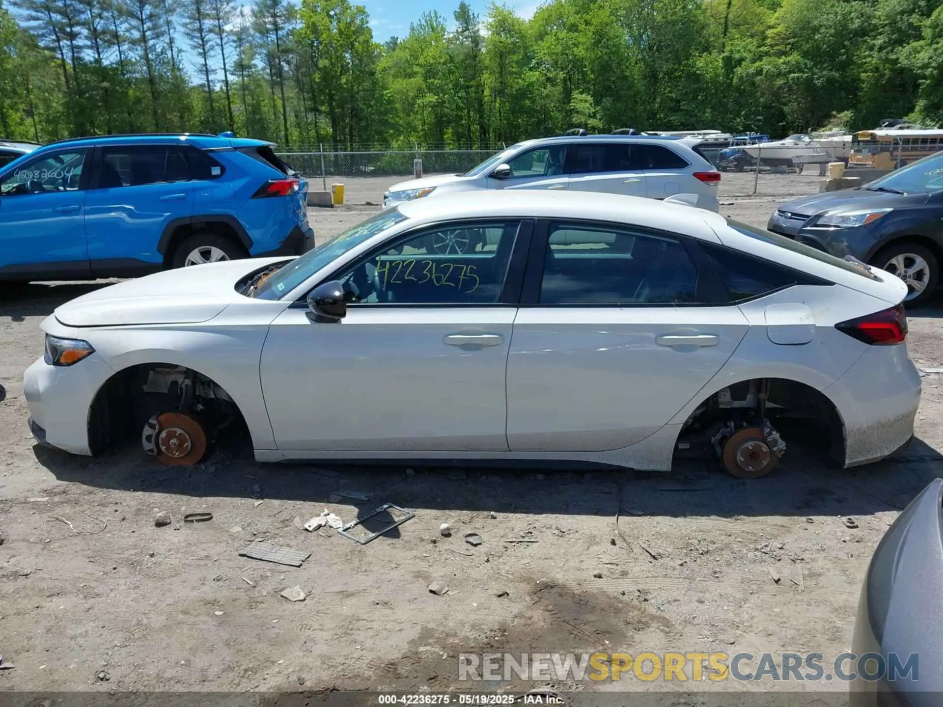 13 Photograph of a damaged car 19XFL2H84SE001458 HONDA CIVIC 2025
