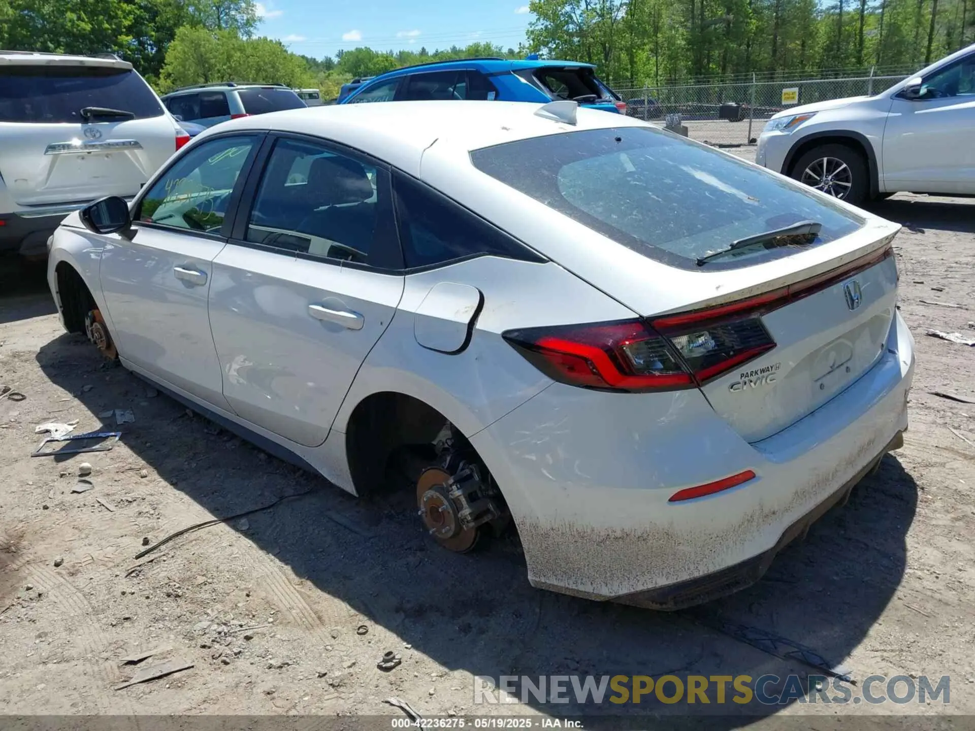 3 Photograph of a damaged car 19XFL2H84SE001458 HONDA CIVIC 2025