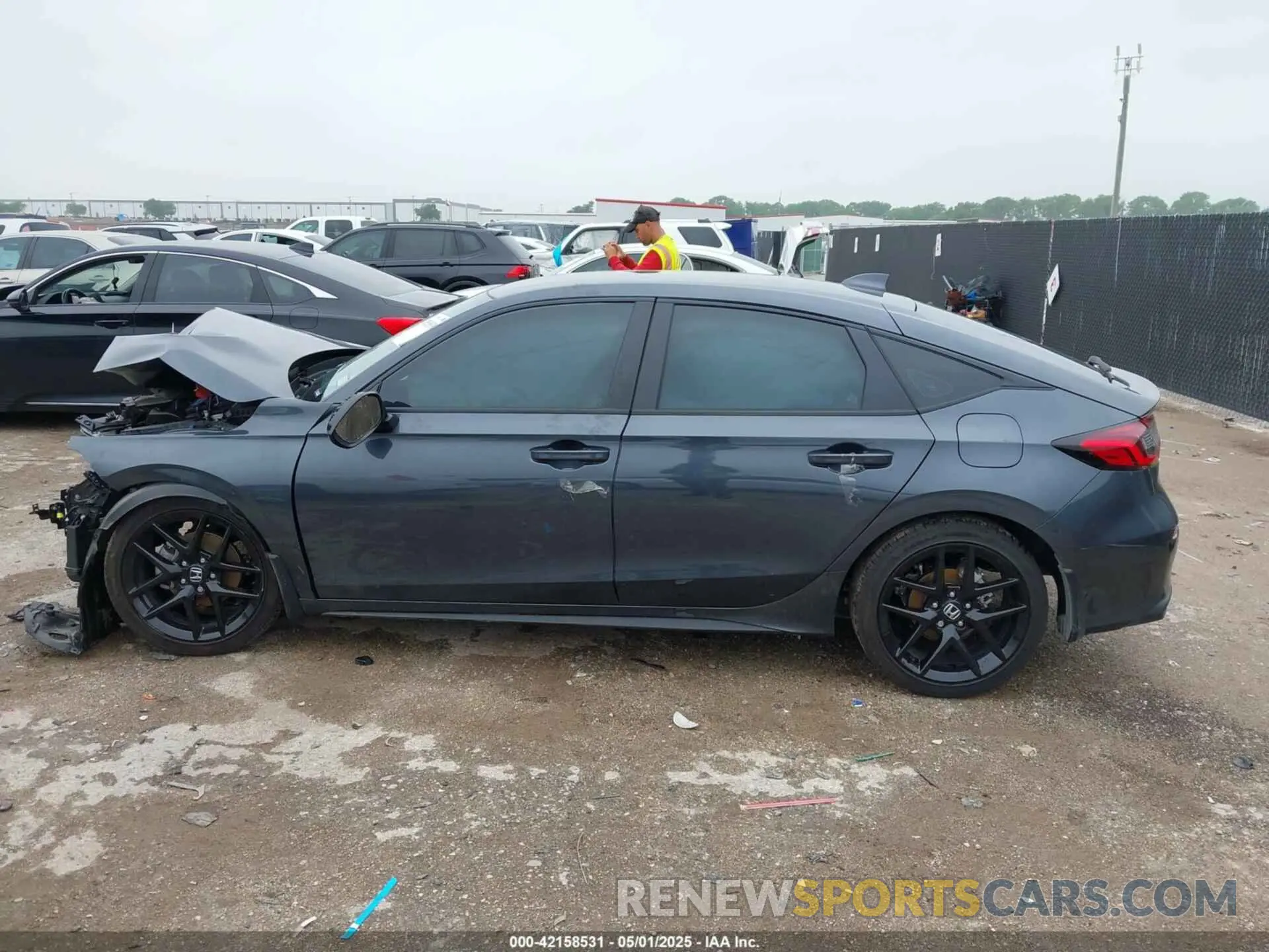 14 Photograph of a damaged car 19XFL2H84SE003646 HONDA CIVIC 2025