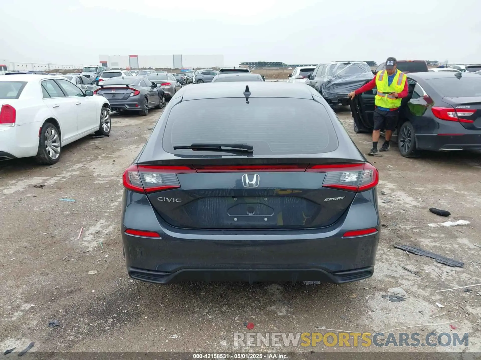 16 Photograph of a damaged car 19XFL2H84SE003646 HONDA CIVIC 2025
