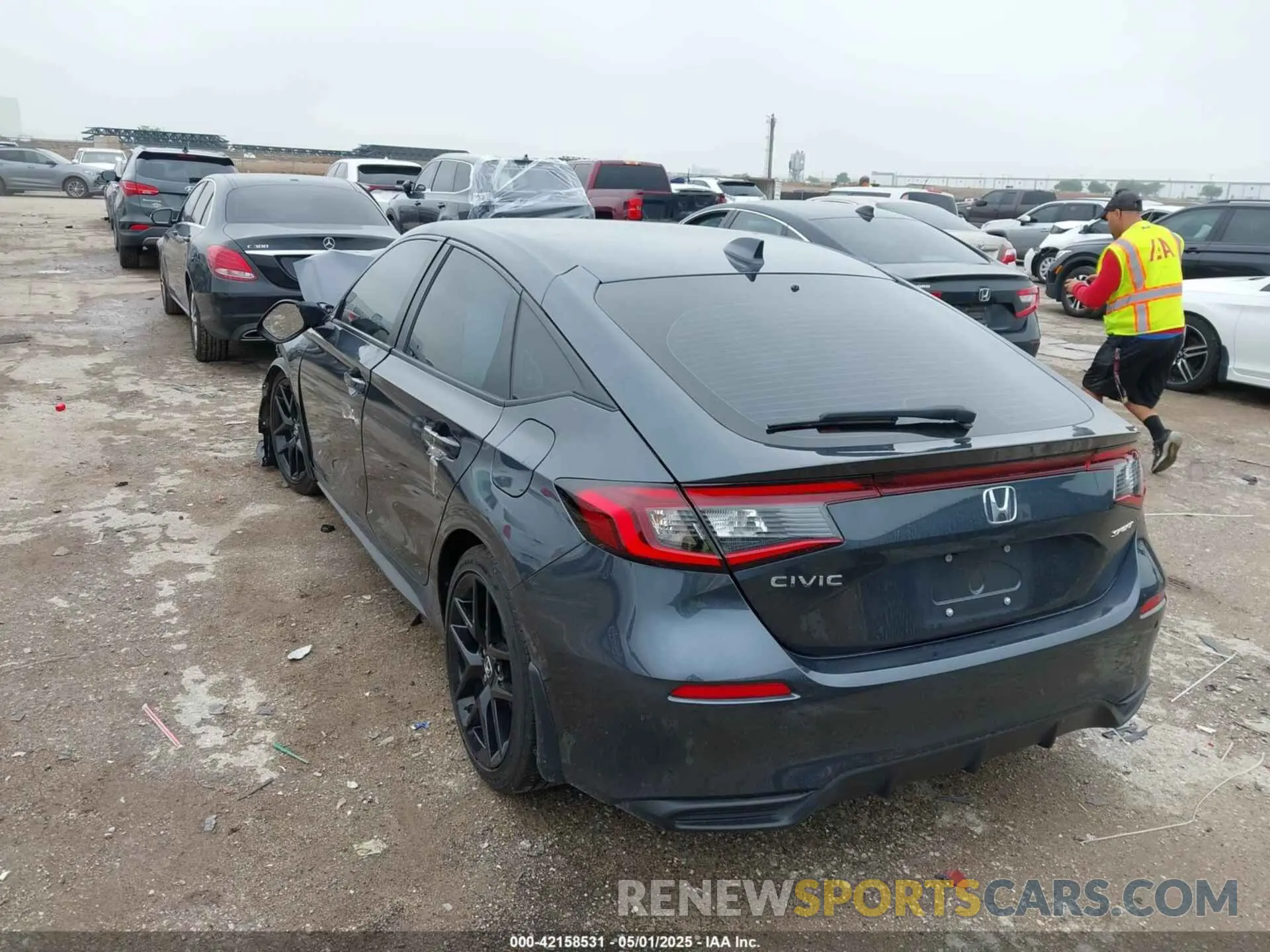 3 Photograph of a damaged car 19XFL2H84SE003646 HONDA CIVIC 2025