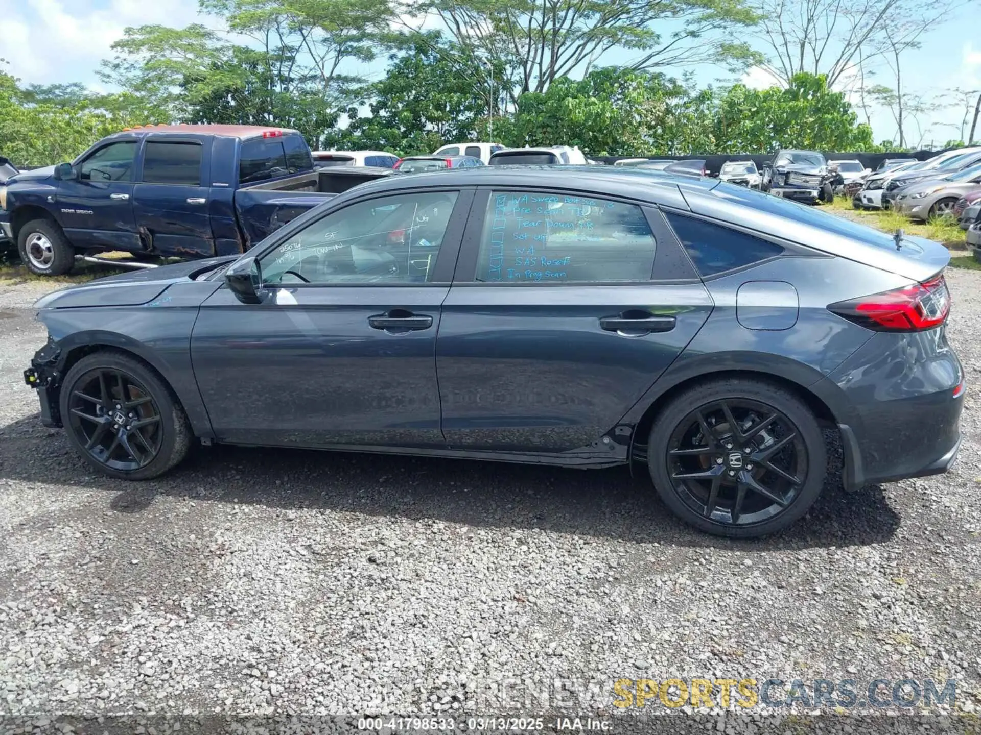 15 Photograph of a damaged car 19XFL2H84SE004571 HONDA CIVIC 2025