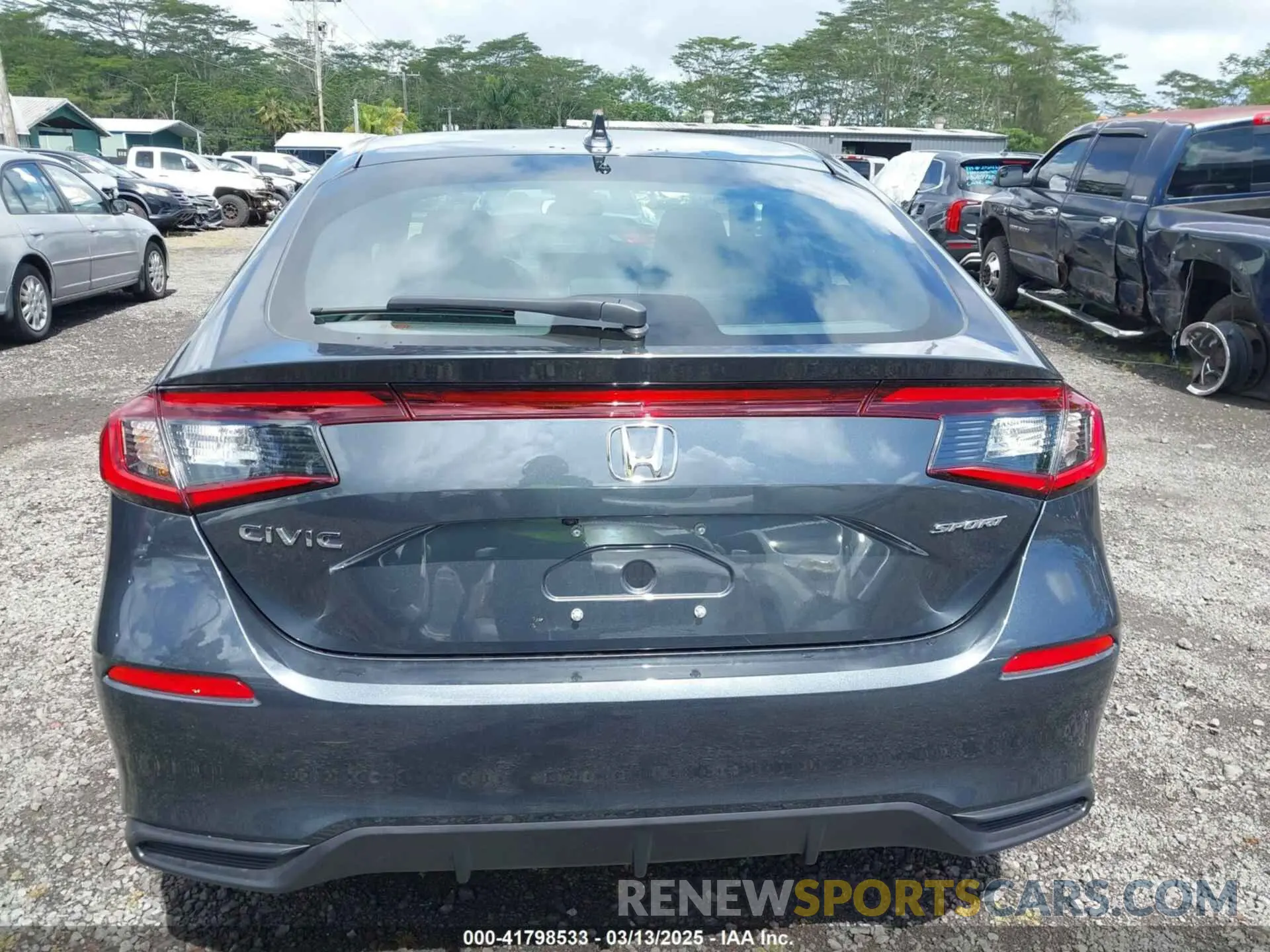 17 Photograph of a damaged car 19XFL2H84SE004571 HONDA CIVIC 2025