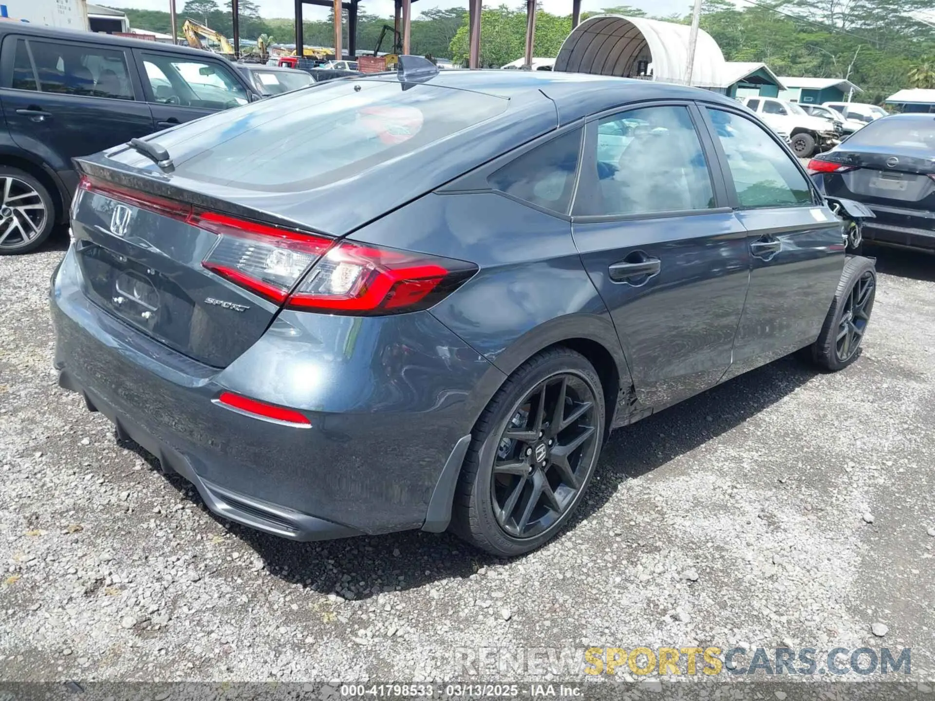 4 Photograph of a damaged car 19XFL2H84SE004571 HONDA CIVIC 2025