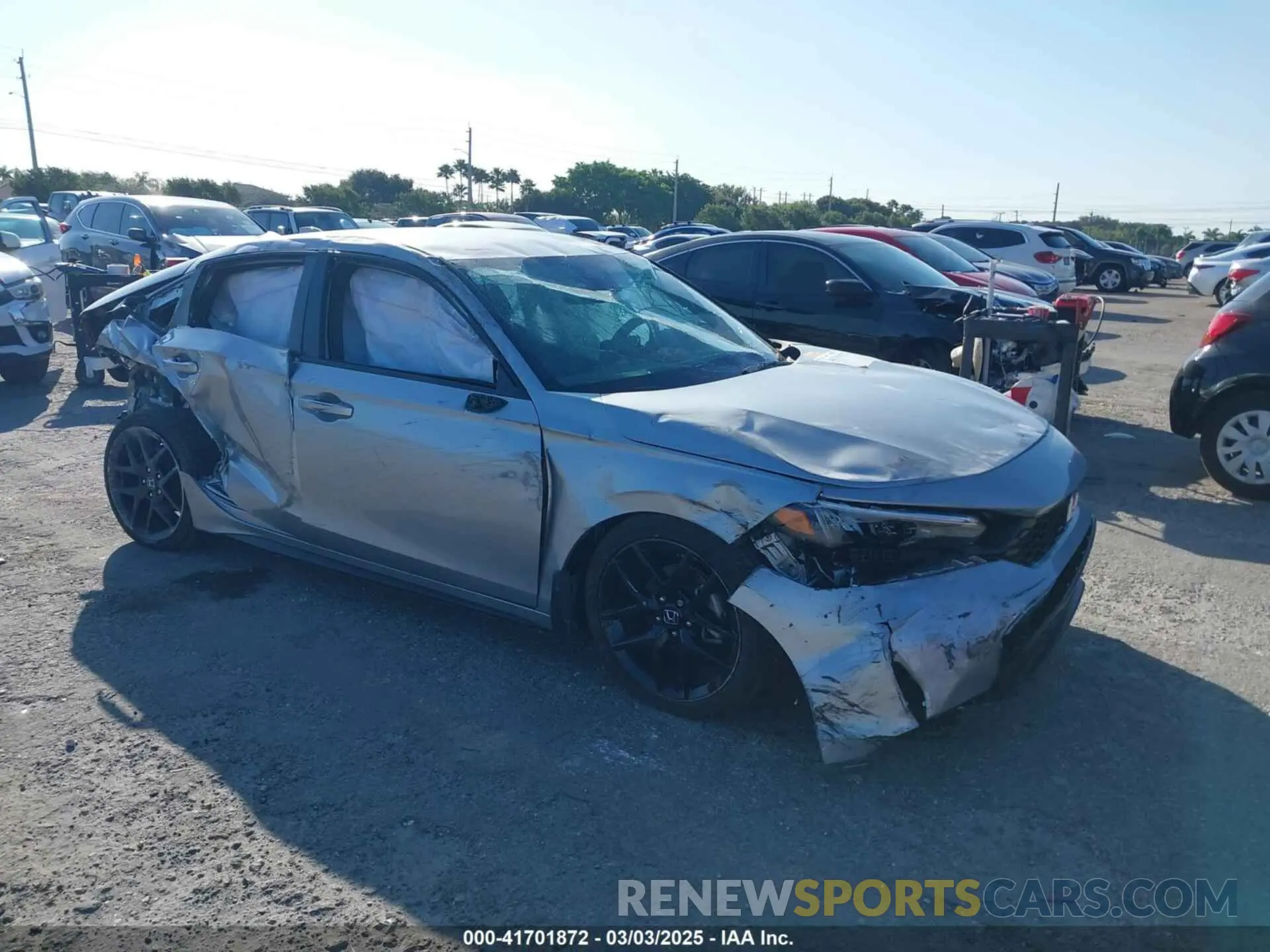 1 Photograph of a damaged car 19XFL2H86SE000828 HONDA CIVIC 2025