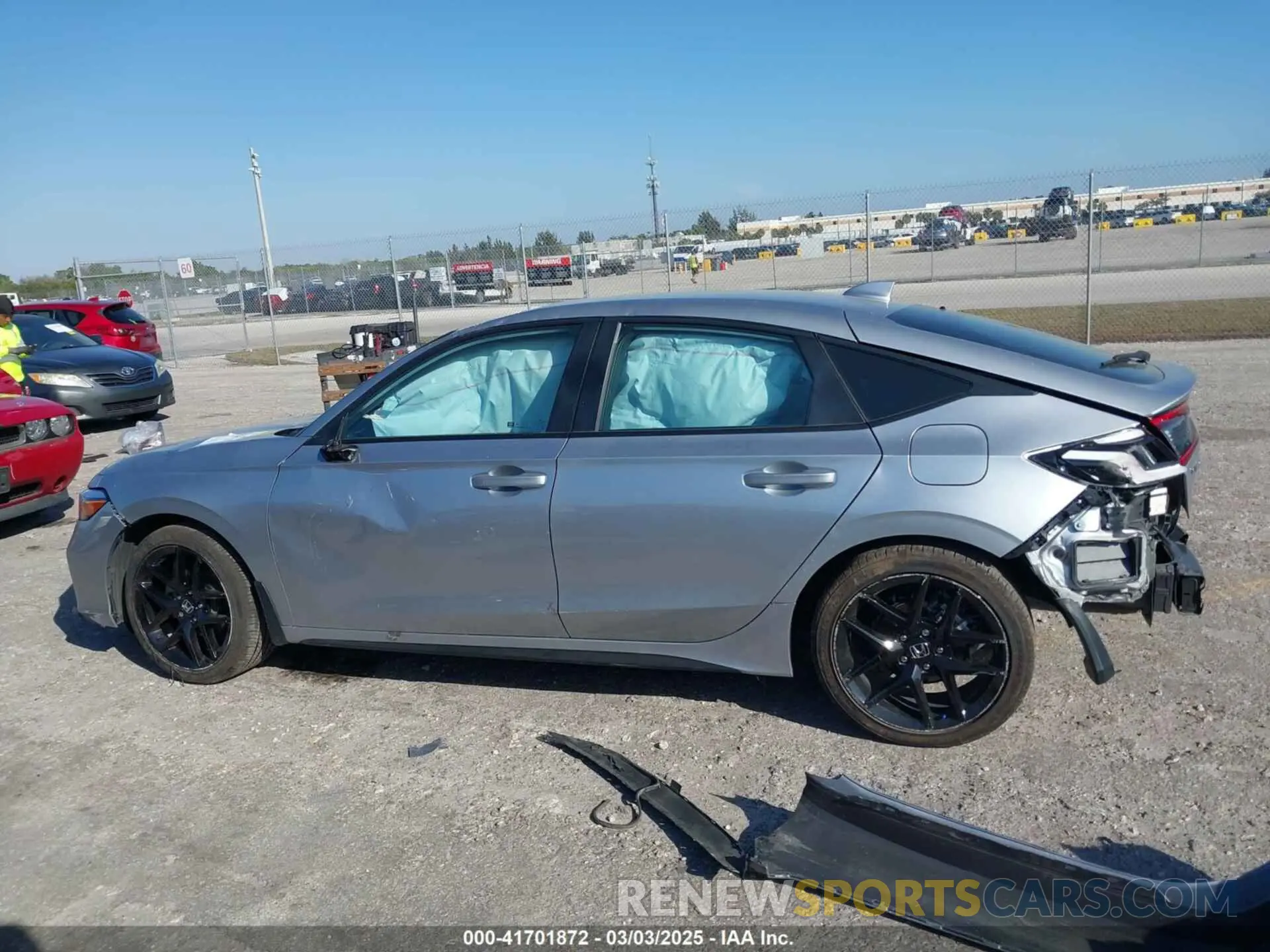 14 Photograph of a damaged car 19XFL2H86SE000828 HONDA CIVIC 2025