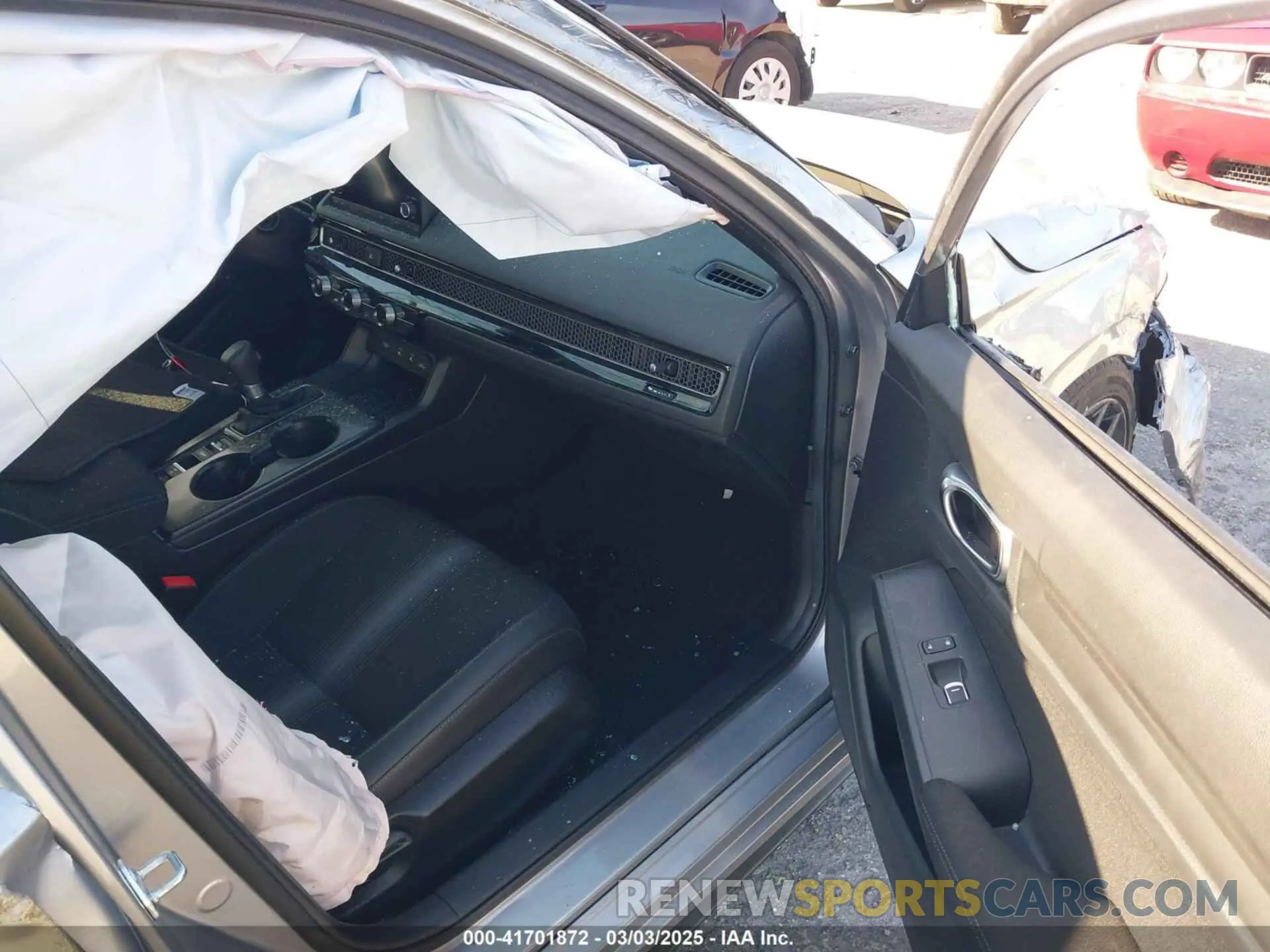 5 Photograph of a damaged car 19XFL2H86SE000828 HONDA CIVIC 2025