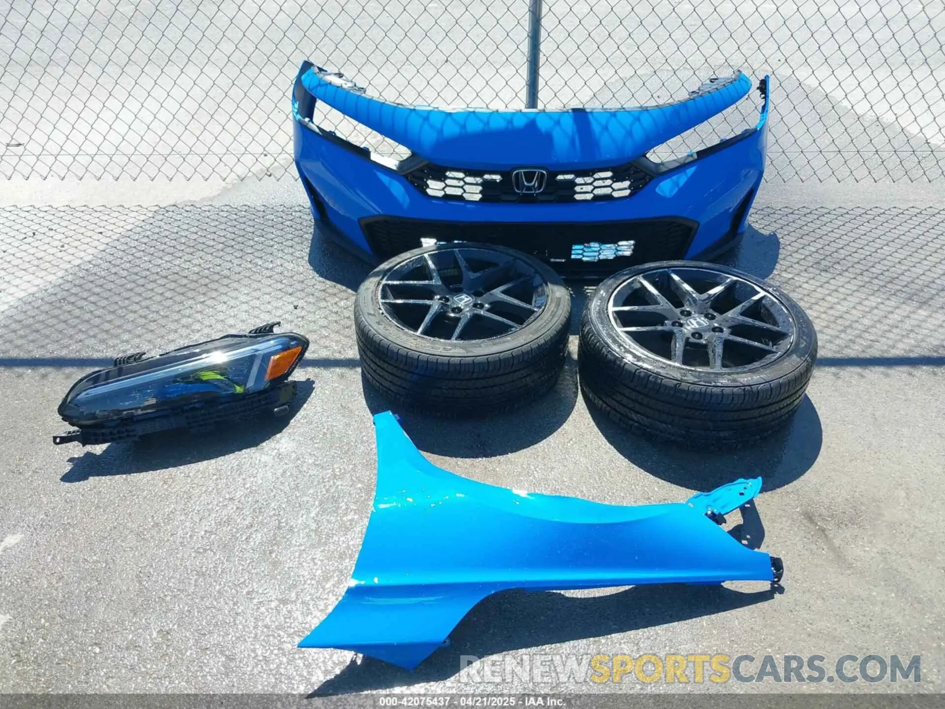 12 Photograph of a damaged car 19XFL2H86SE002658 HONDA CIVIC 2025
