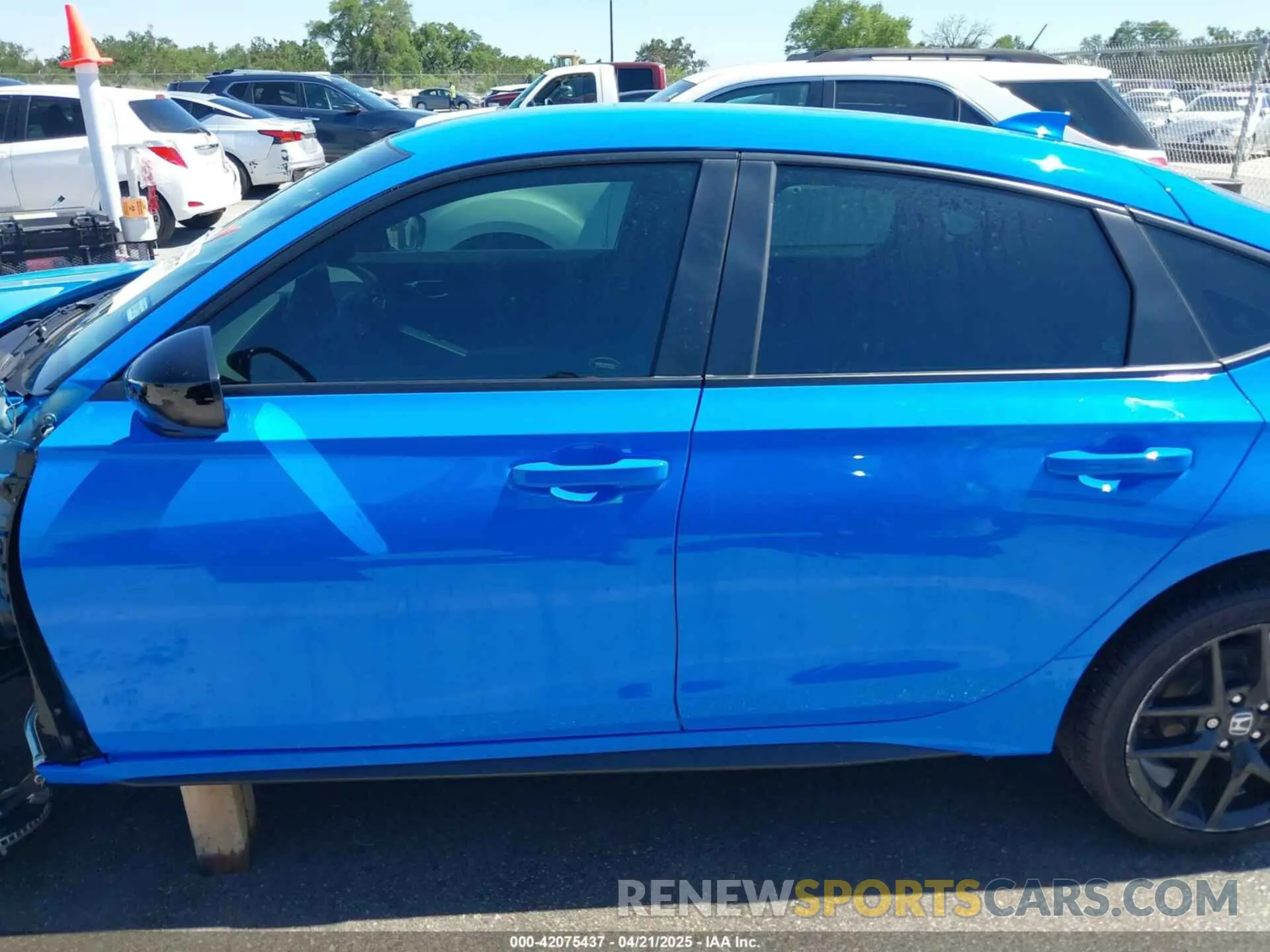 15 Photograph of a damaged car 19XFL2H86SE002658 HONDA CIVIC 2025