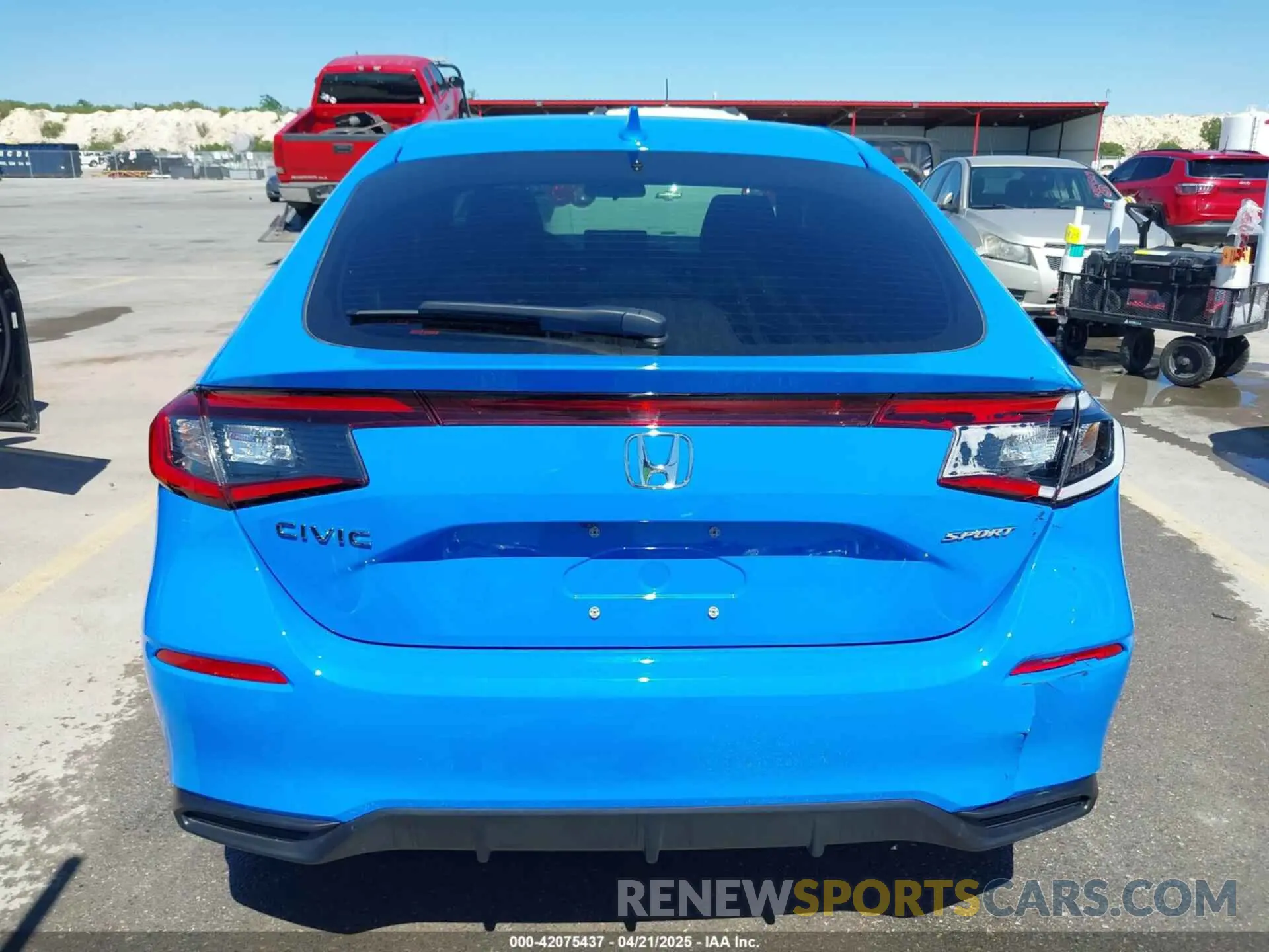 17 Photograph of a damaged car 19XFL2H86SE002658 HONDA CIVIC 2025